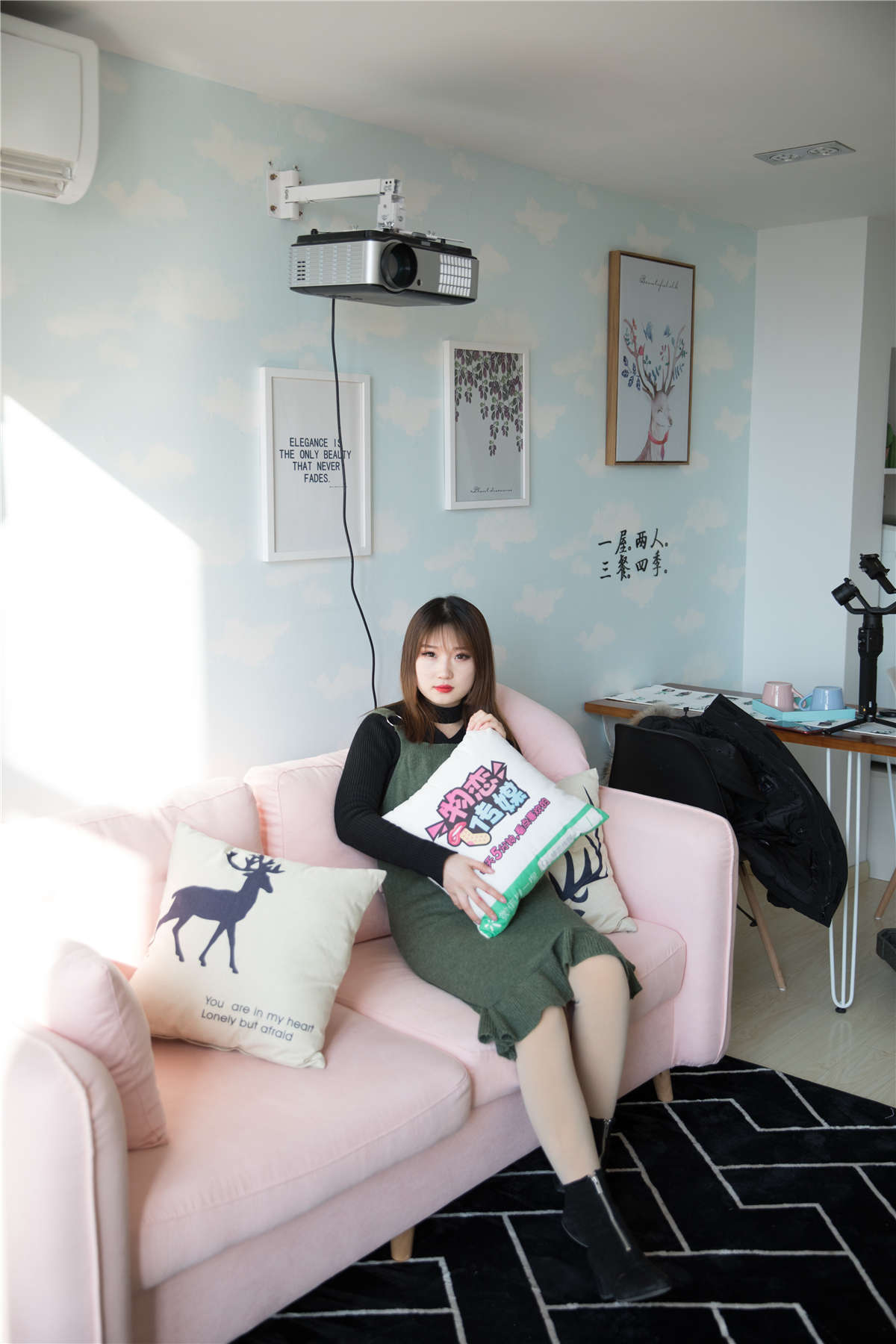 物恋传媒No.144期：拓拓-五一快乐哦-日更街拍