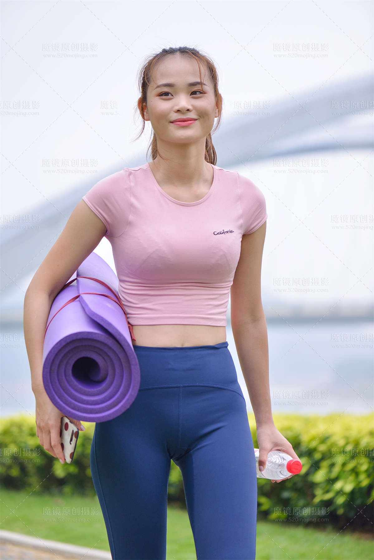 图片[2]-【哈曼模拍作品】美的这么不沾风尘-瑜伽小妹街拍-日更街拍