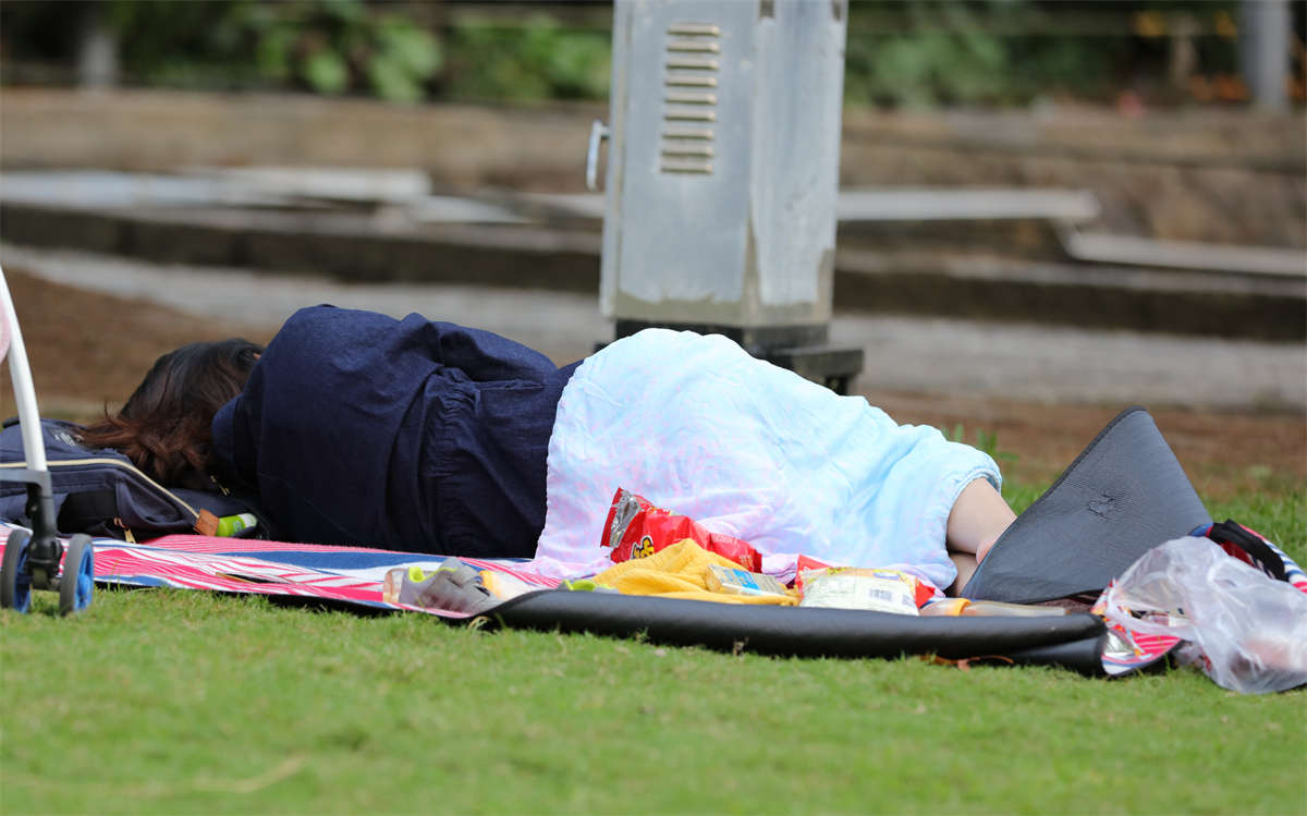 图片[2]-踏青公园街拍系列No.1666 妖艳长趾雪足，高挑足弓性感无边引多路英雄相竞折腰 第4套-日更街拍