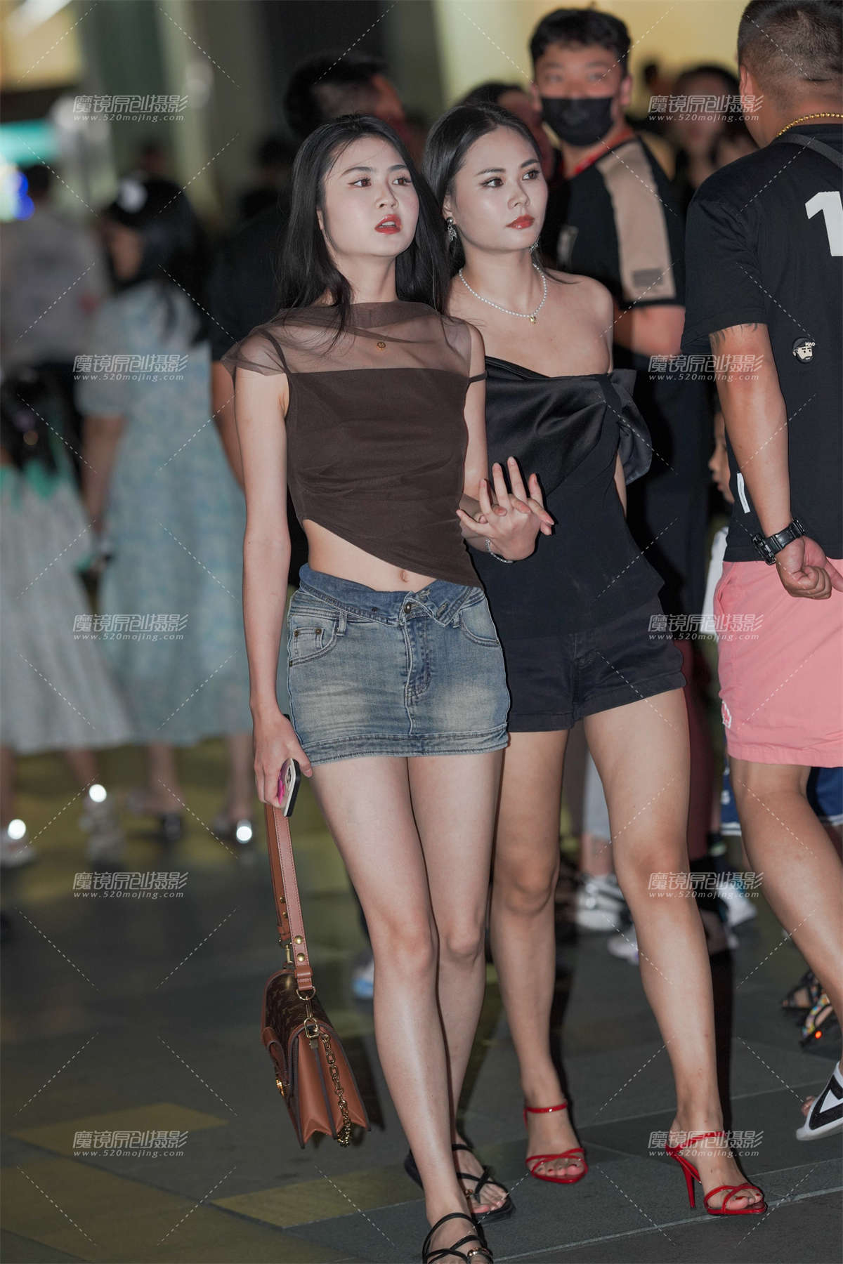 牛仔短裙-日更街拍