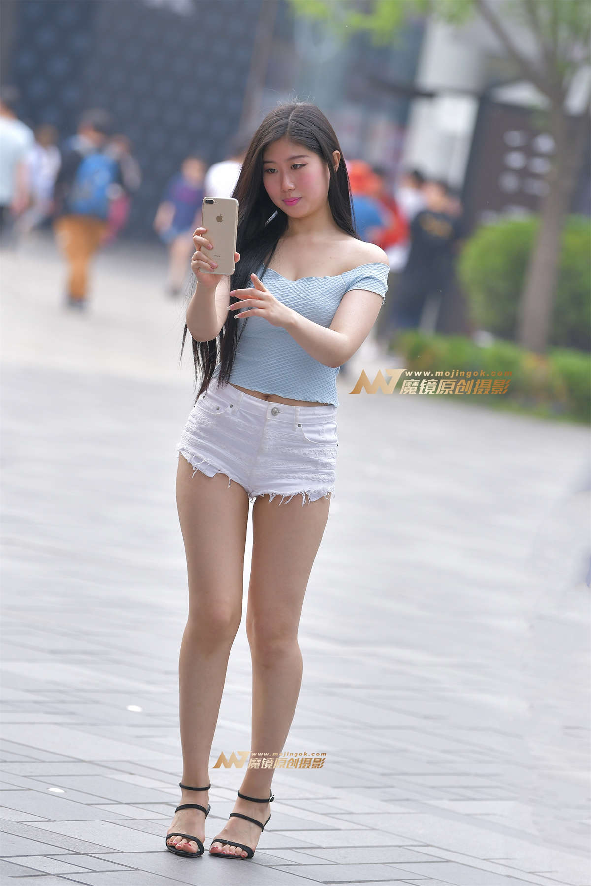 【红石赛帖】身材丰满性感美女-日更街拍