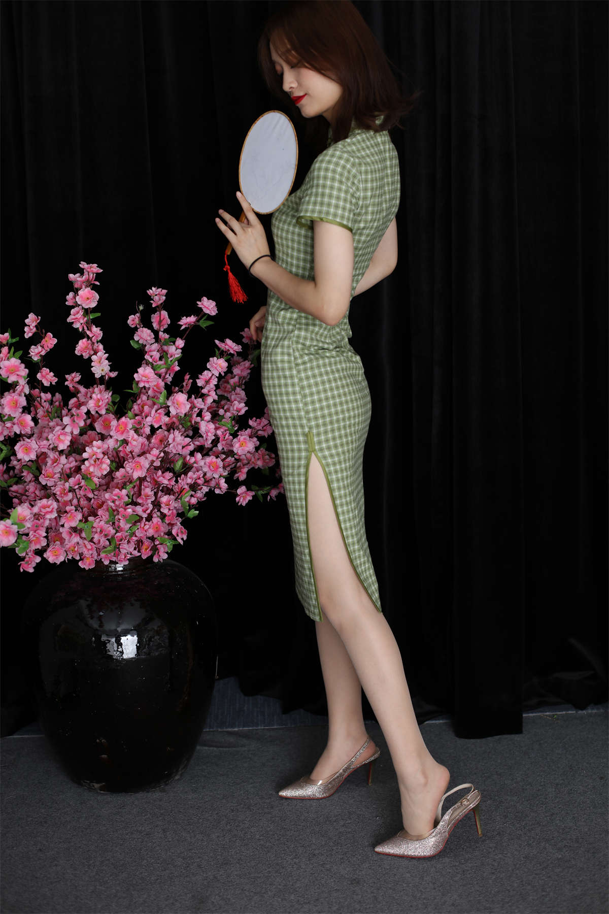 图片[2]-奈丝写真 NO.143 莹莹-扇与旗袍-日更街拍