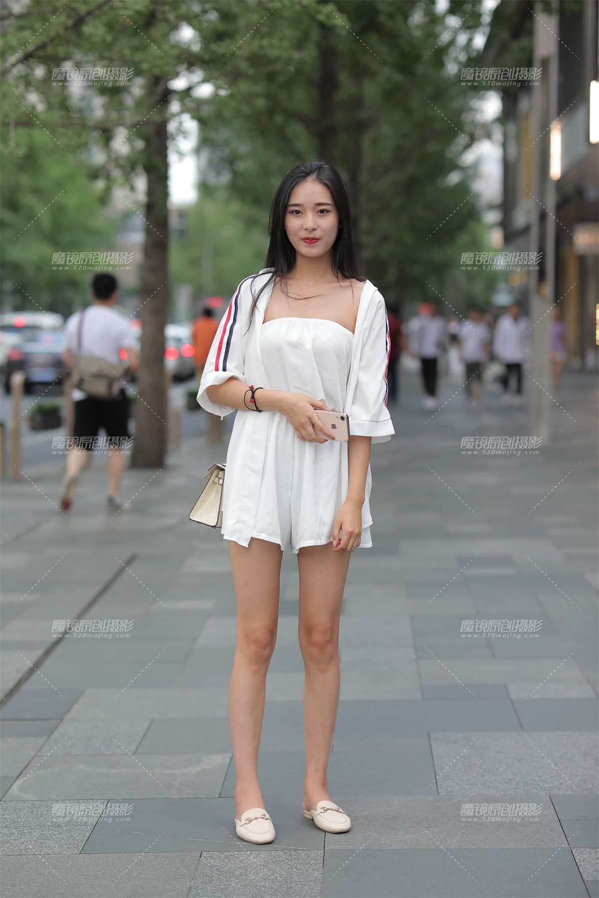 清秀可人的邻家女孩-日更街拍