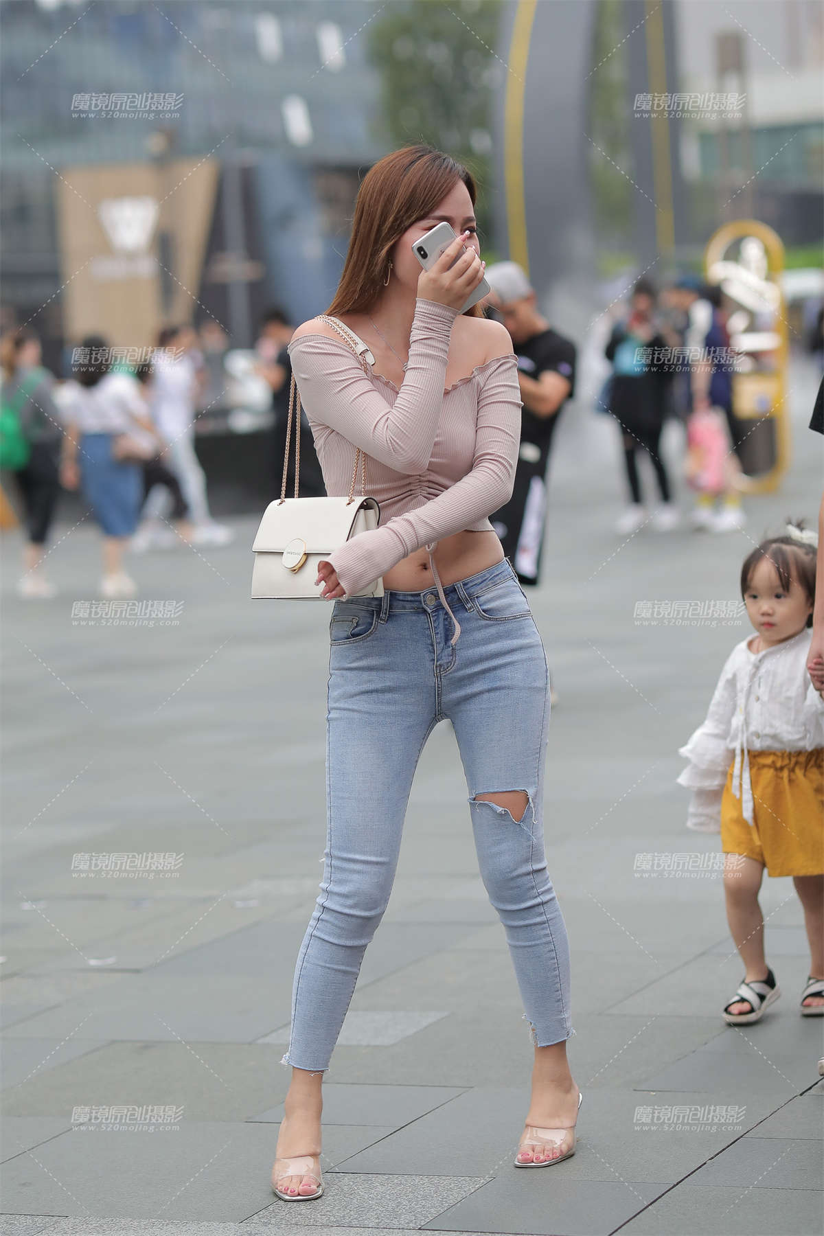 【凯恩赛贴】紧牛翘臀辣妈-日更街拍