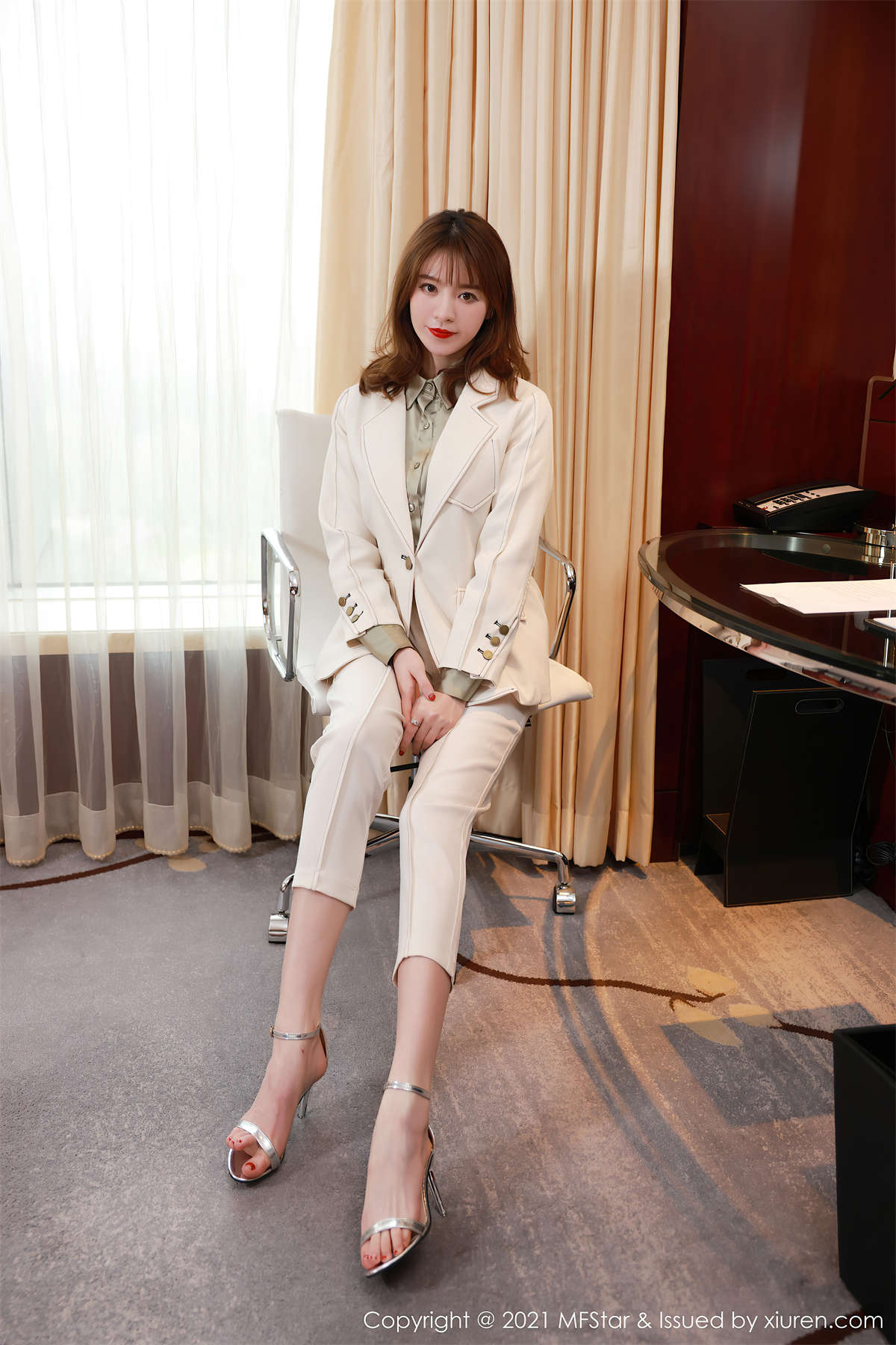 图片[2]-MFStar模范学院 2021.04.23 VOL.485 yoo优优-日更街拍