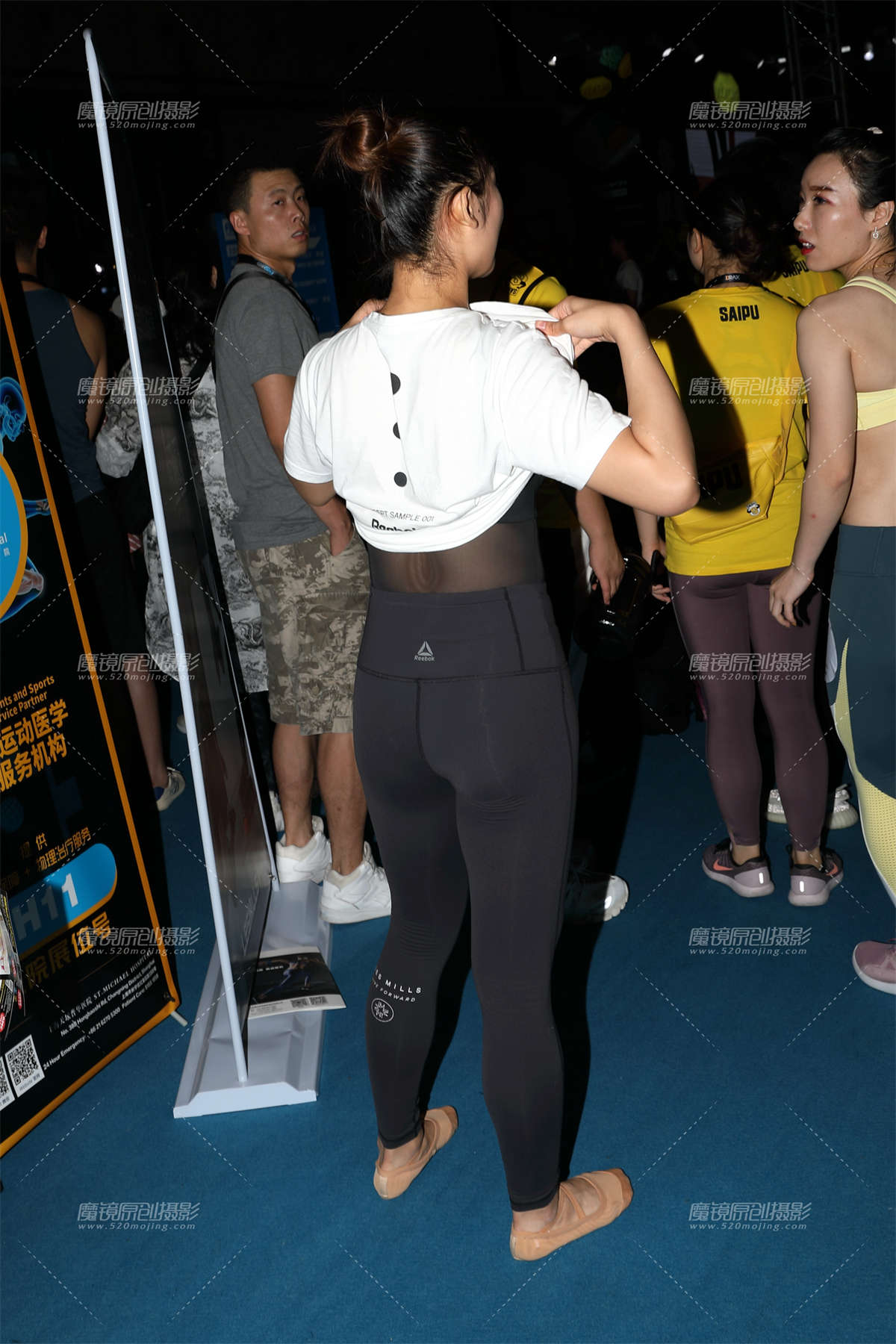 图片[2]-【欧阳赛帖】跳舞的黑色紧身裤美女-日更街拍