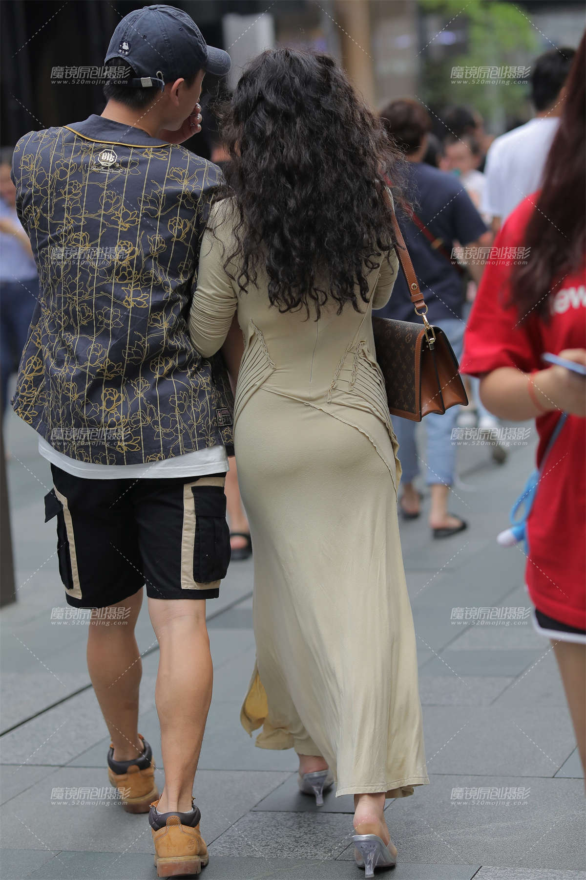 图片[2]-【凯恩赛贴】包臀长裙-日更街拍