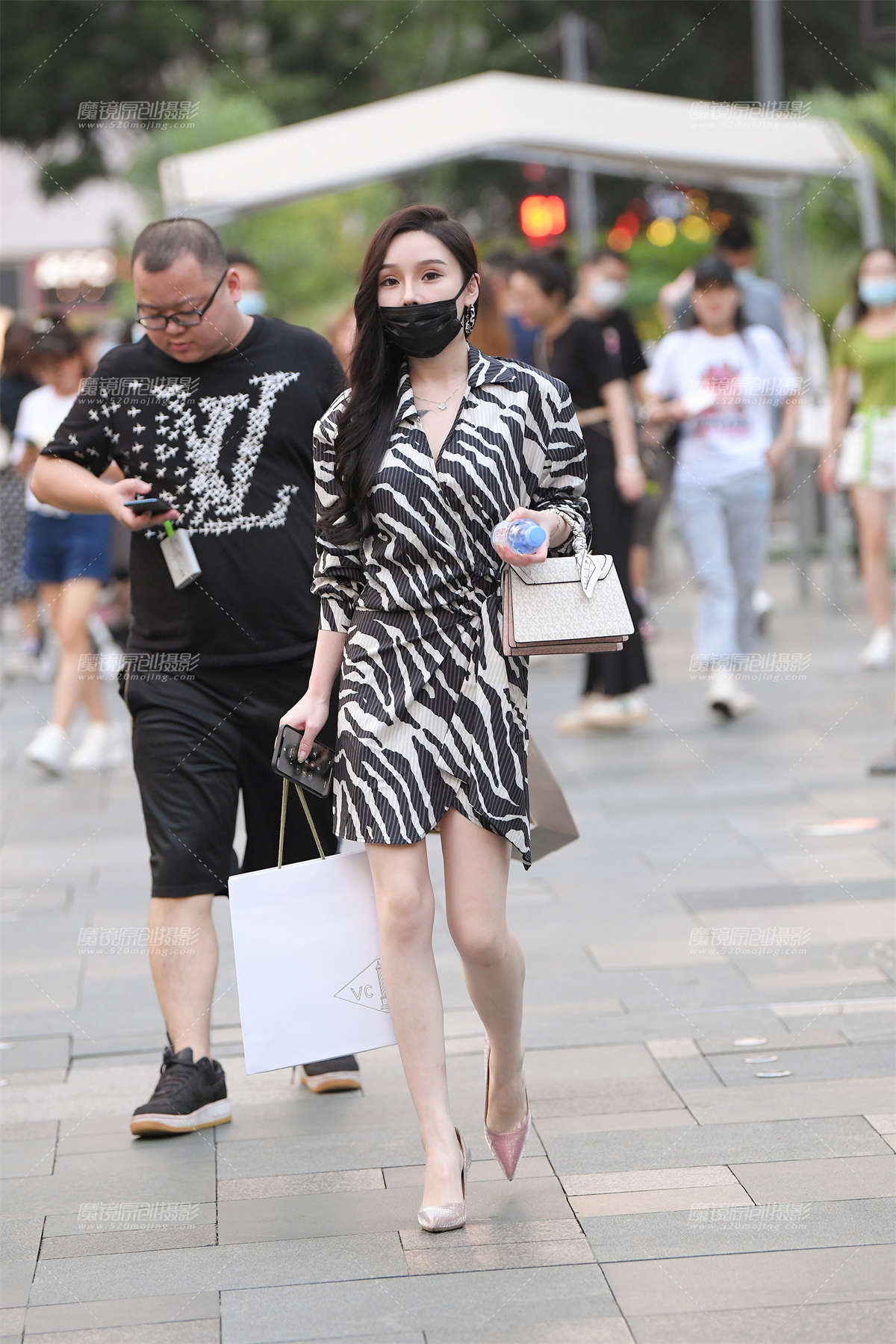 白天到黑夜，美腿高跟美女-日更街拍