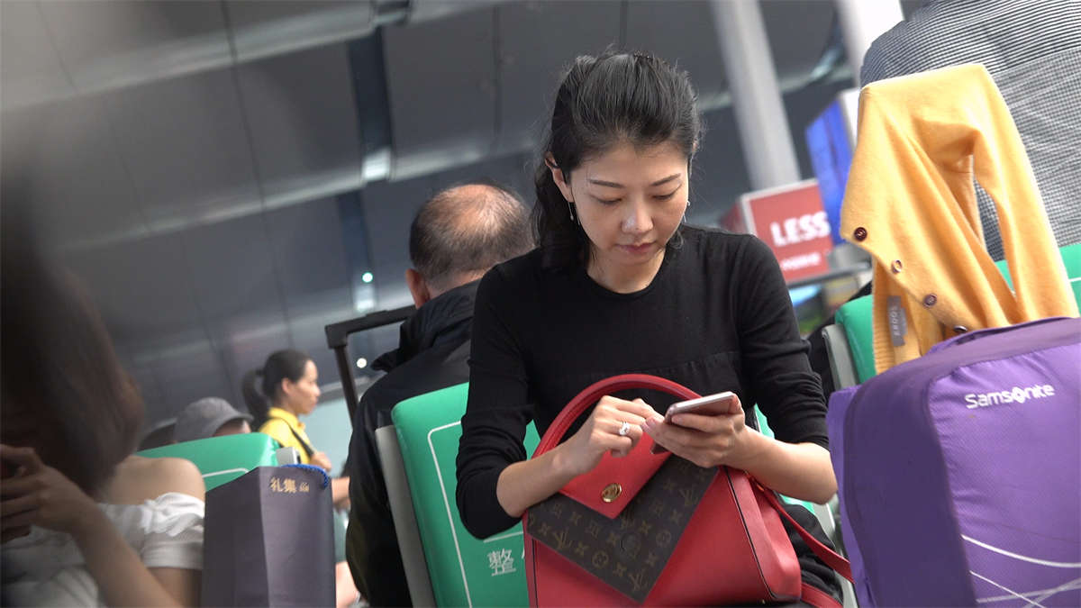 图片[2]-成熟，知性，黑色长裙-日更街拍