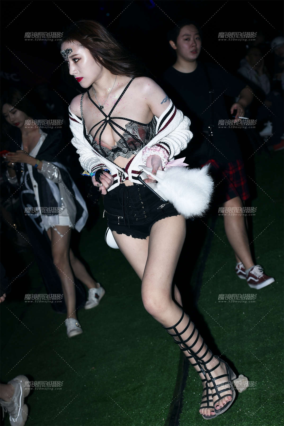 【咔喳赛帖】装扮超靓-日更街拍