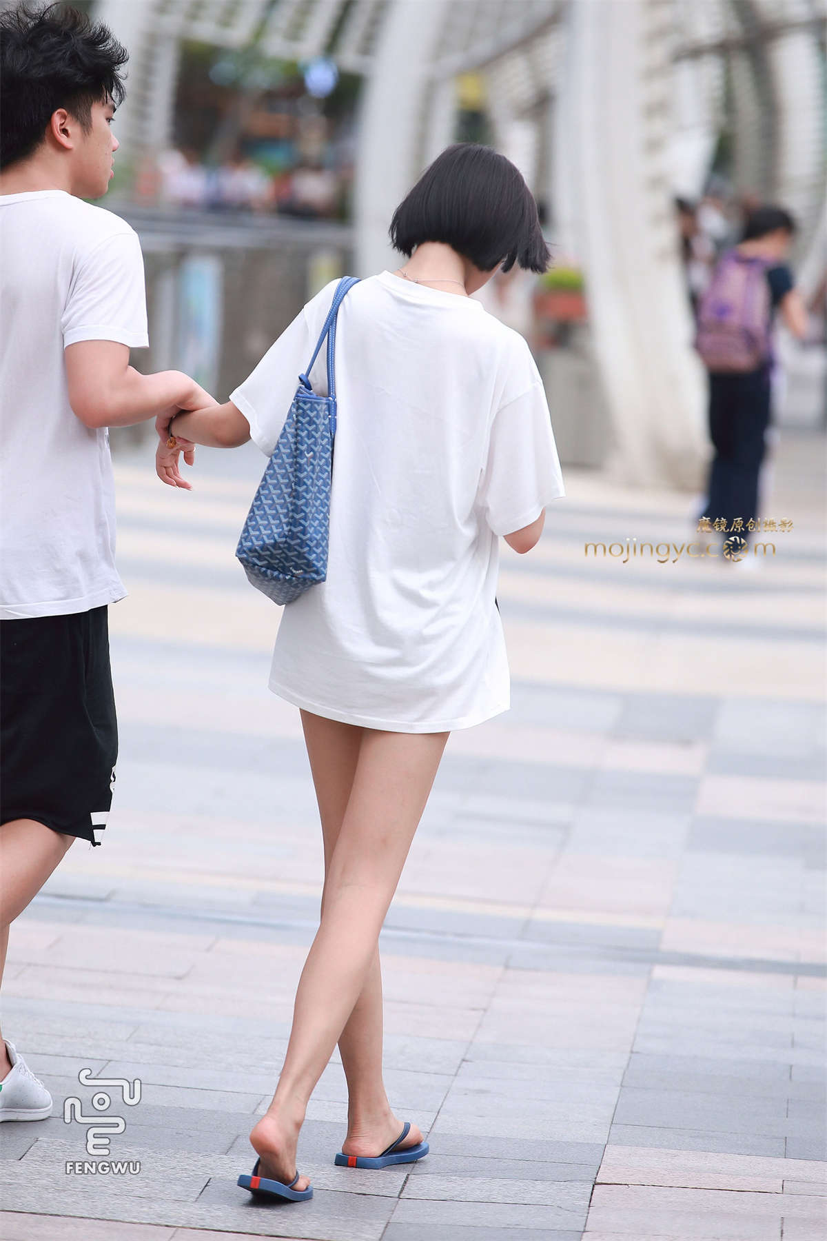 超长腿，热裤美女-日更街拍