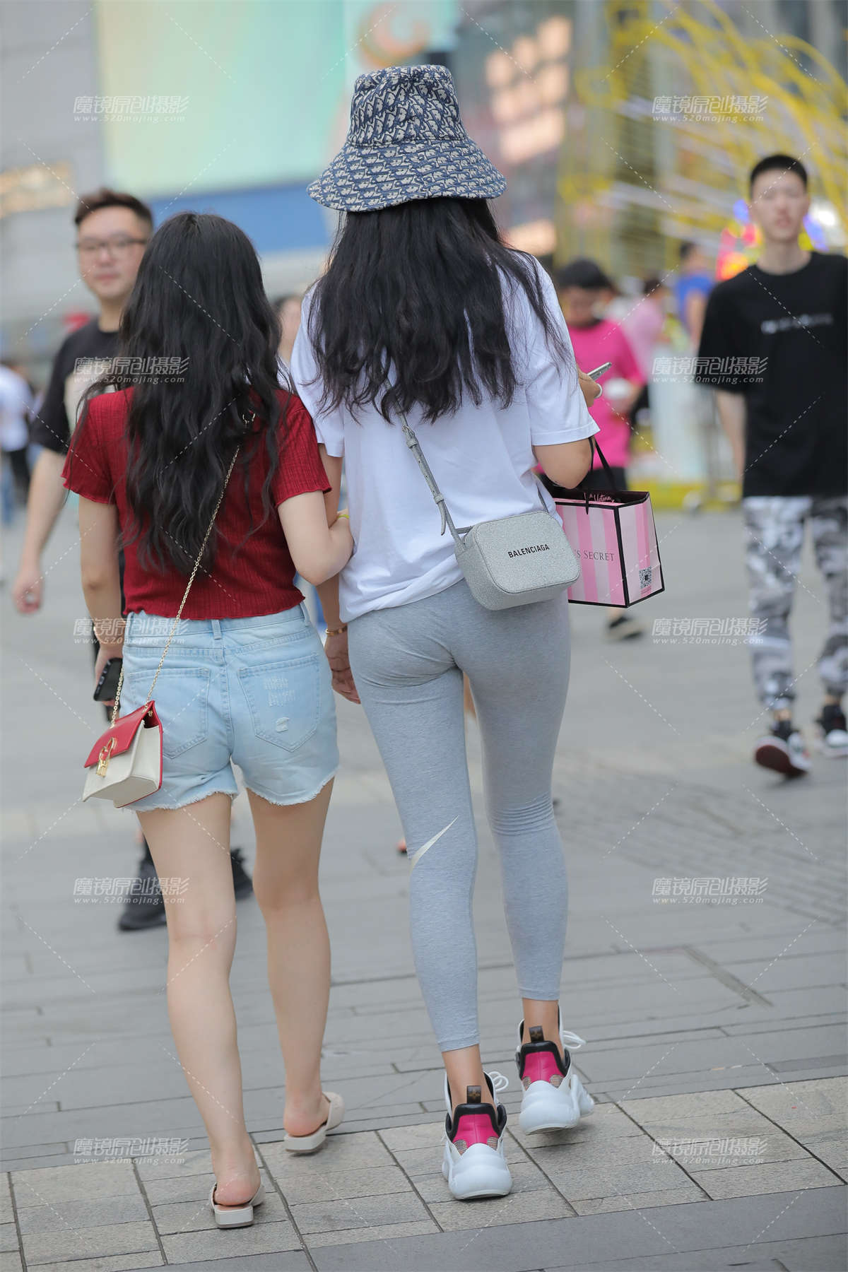 图片[2]-【凯恩赛贴】紧身裤女孩-日更街拍