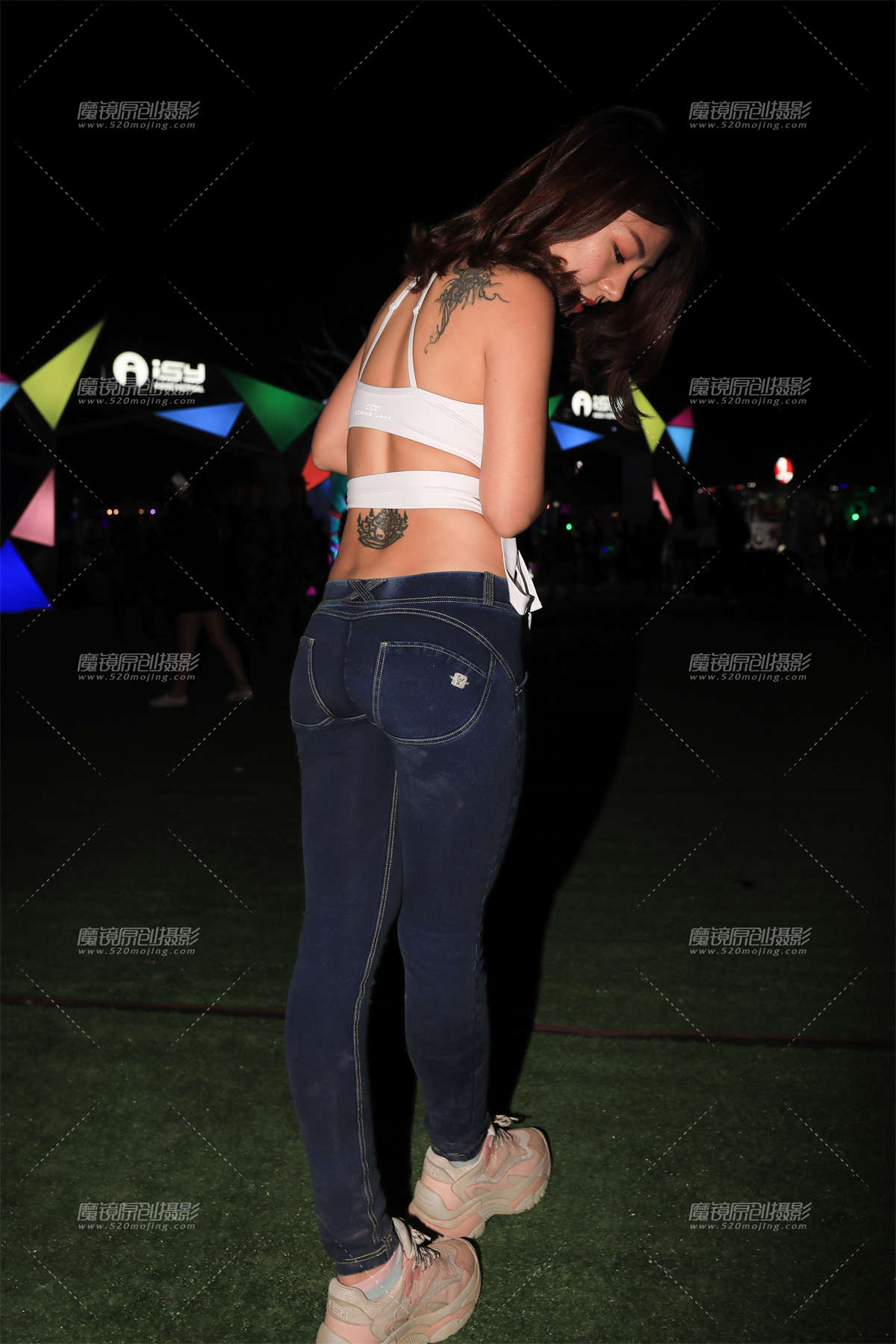 图片[2]-【凯恩赛贴】搭讪美臀裤-日更街拍