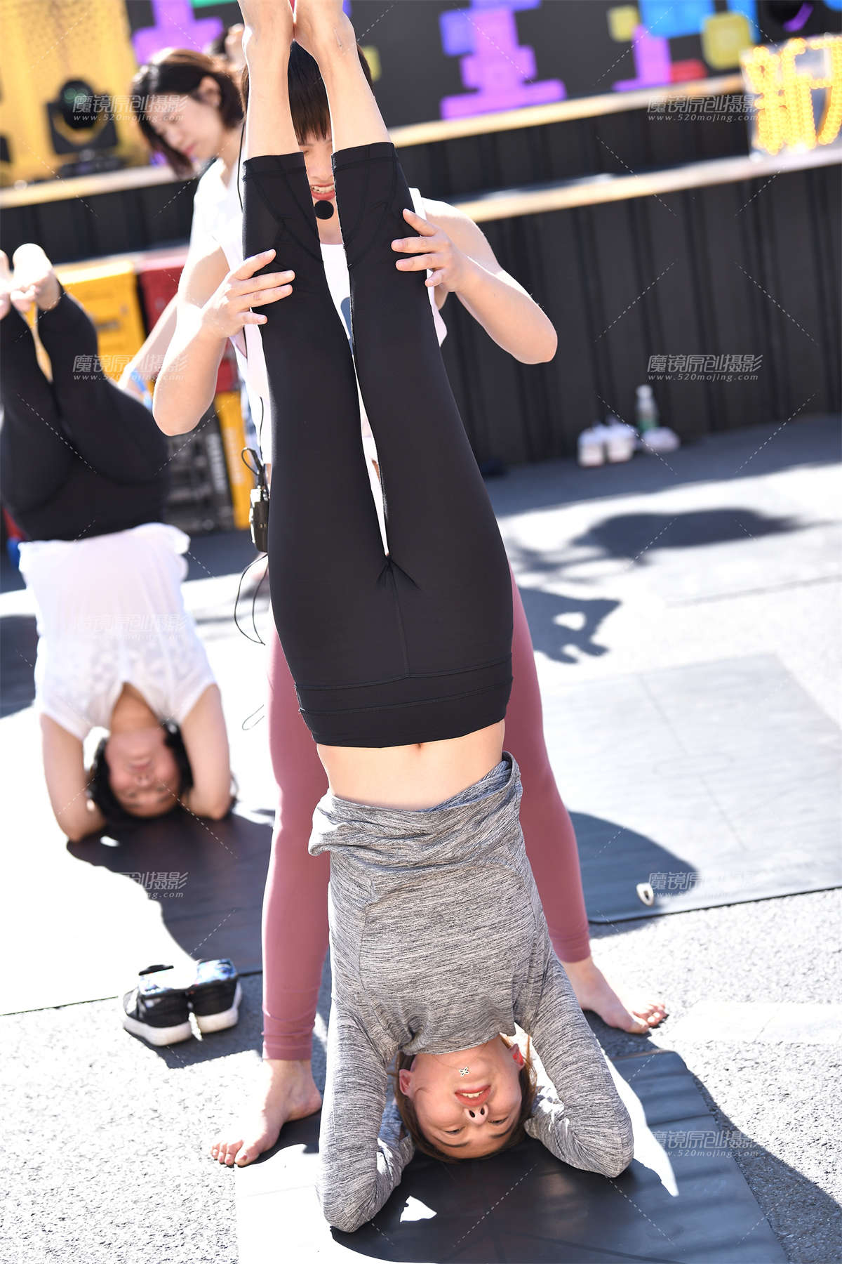图片[2]-【咔喳赛帖】阳光下的瑜伽运动-日更街拍