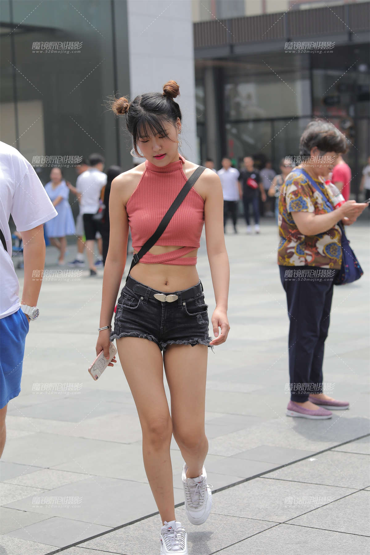 熱褲小妹-日更街拍