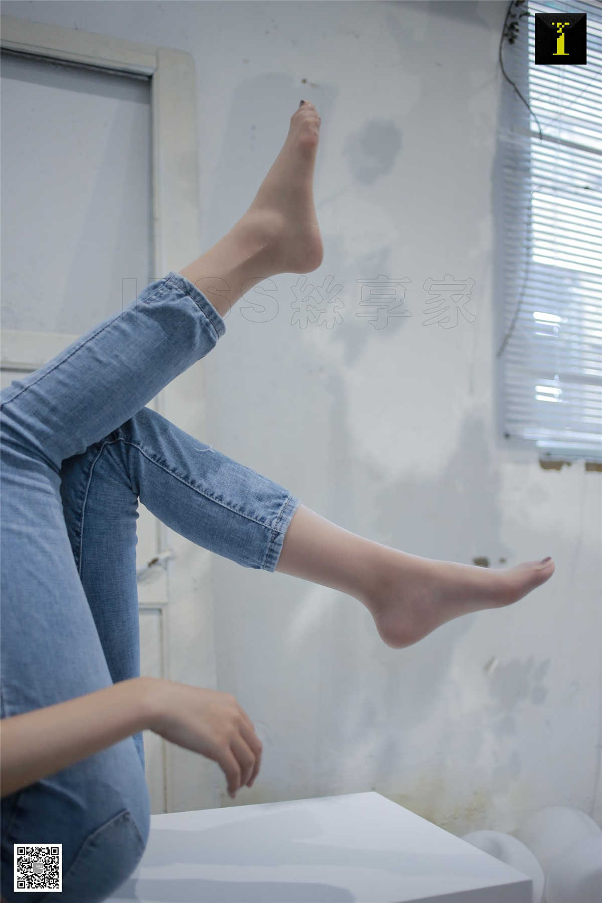 IESS异思趣向 丝享家576期：日常版牛仔裤里丝云芝-日更街拍