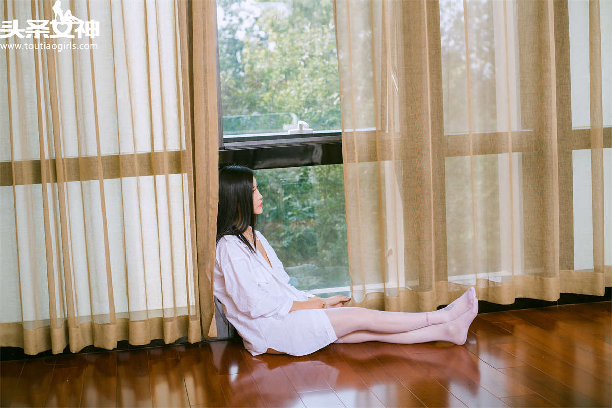 TouTiao头条女神 2016.10.04 灵儿 闺房白衬衫插图1