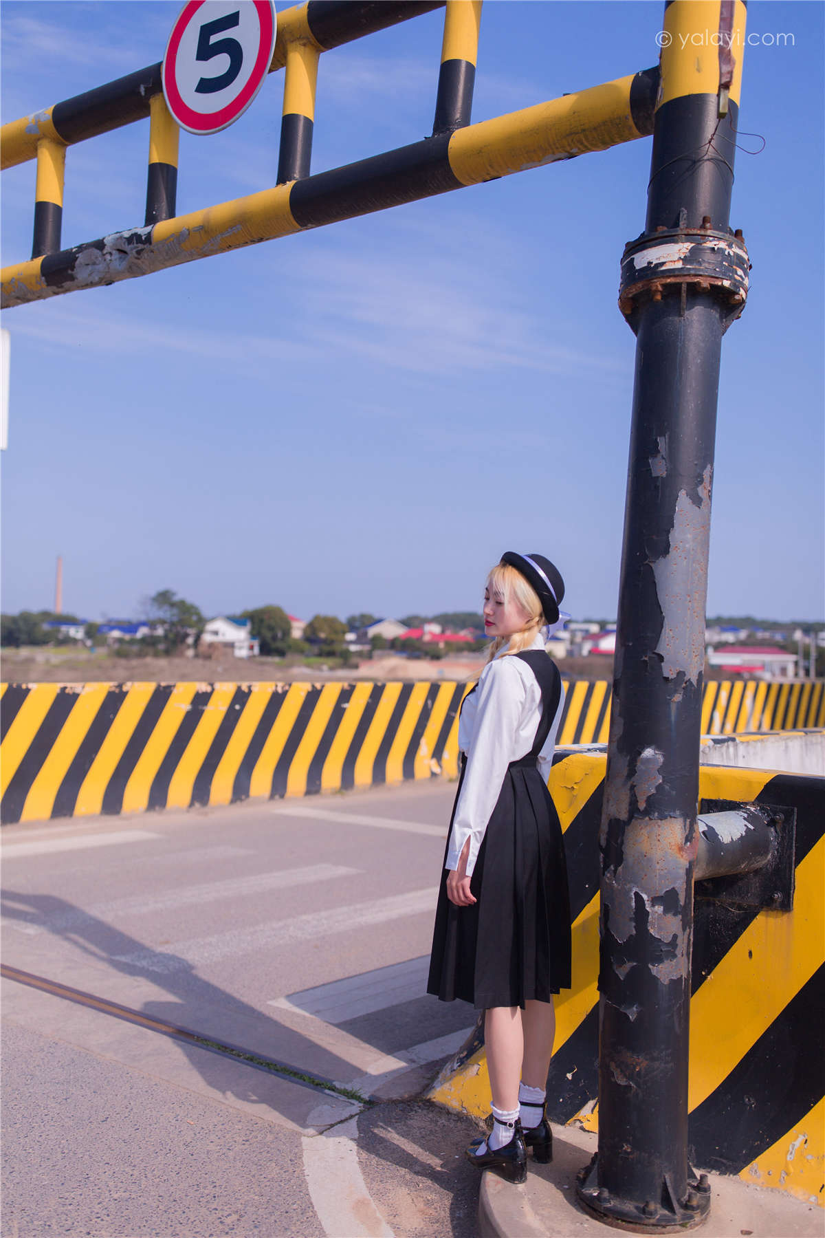 YALAYI雅拉伊 NO.768 陌生来客 米粒米粒-日更街拍