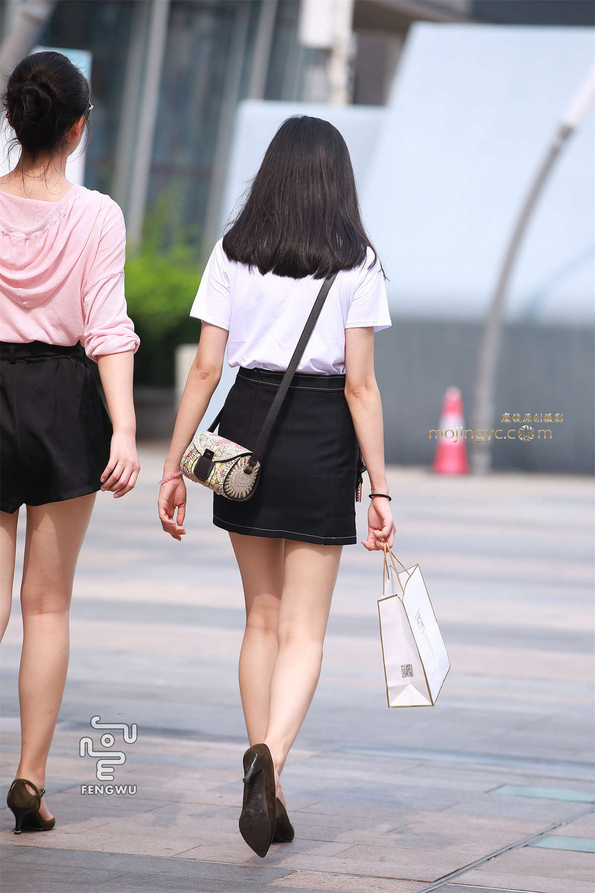 短裙，美腿，高跟-日更街拍