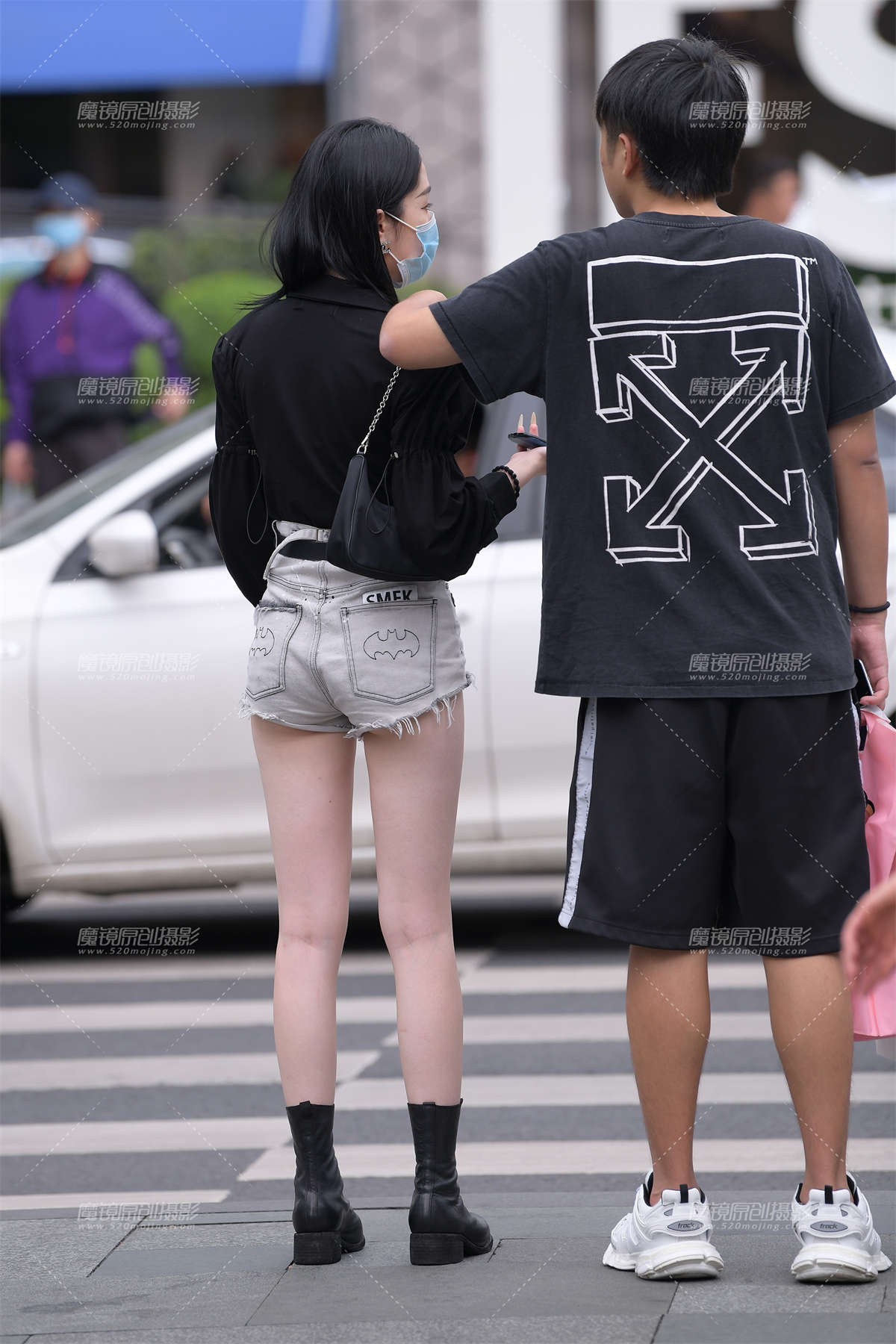 图片[2]-白皙美腿热裤美女-日更街拍