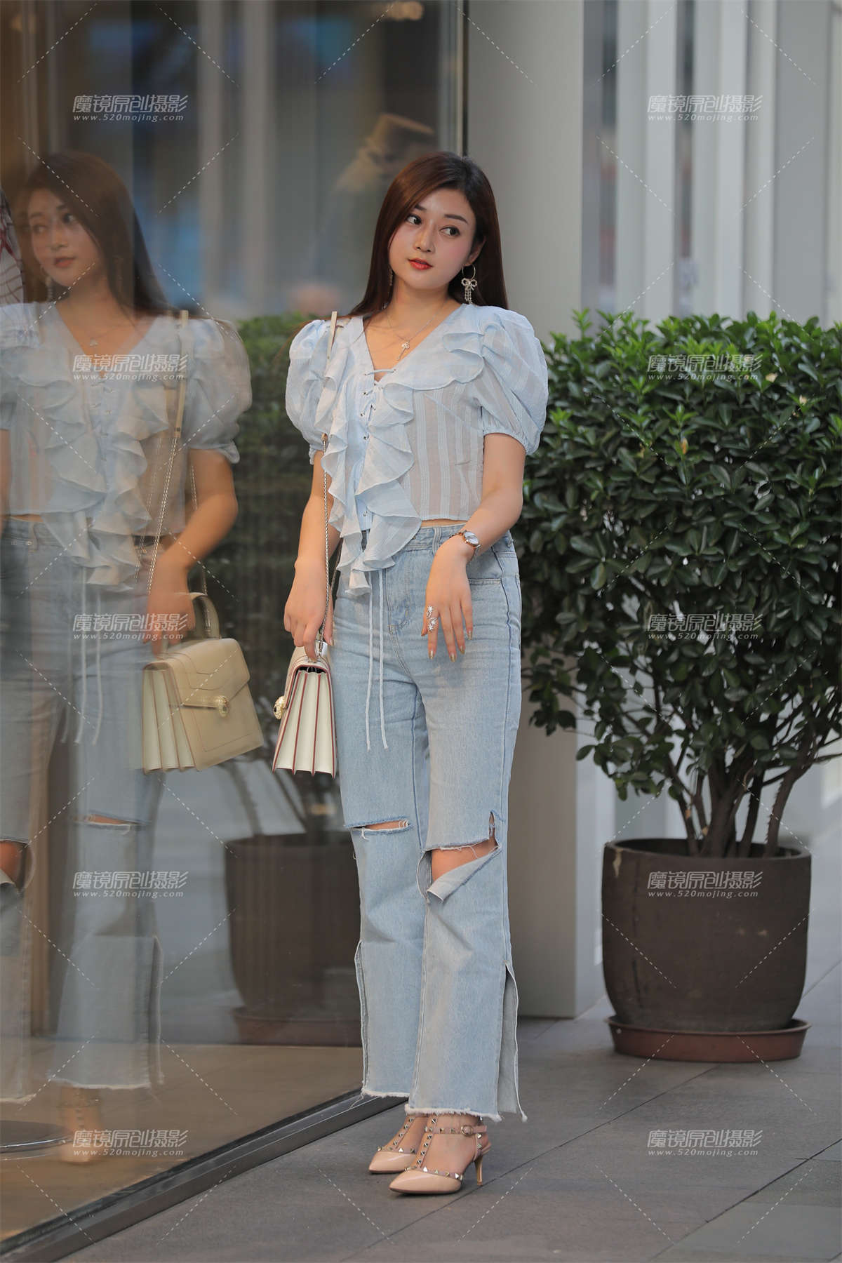 【凯恩赛帖】高挑美眉 女人味十足-日更街拍