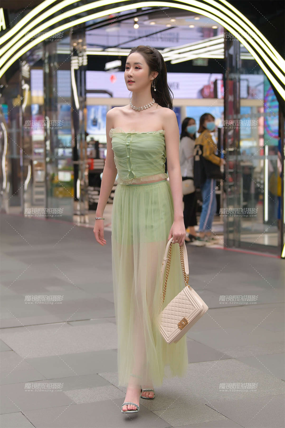 高挑的美人儿-日更街拍