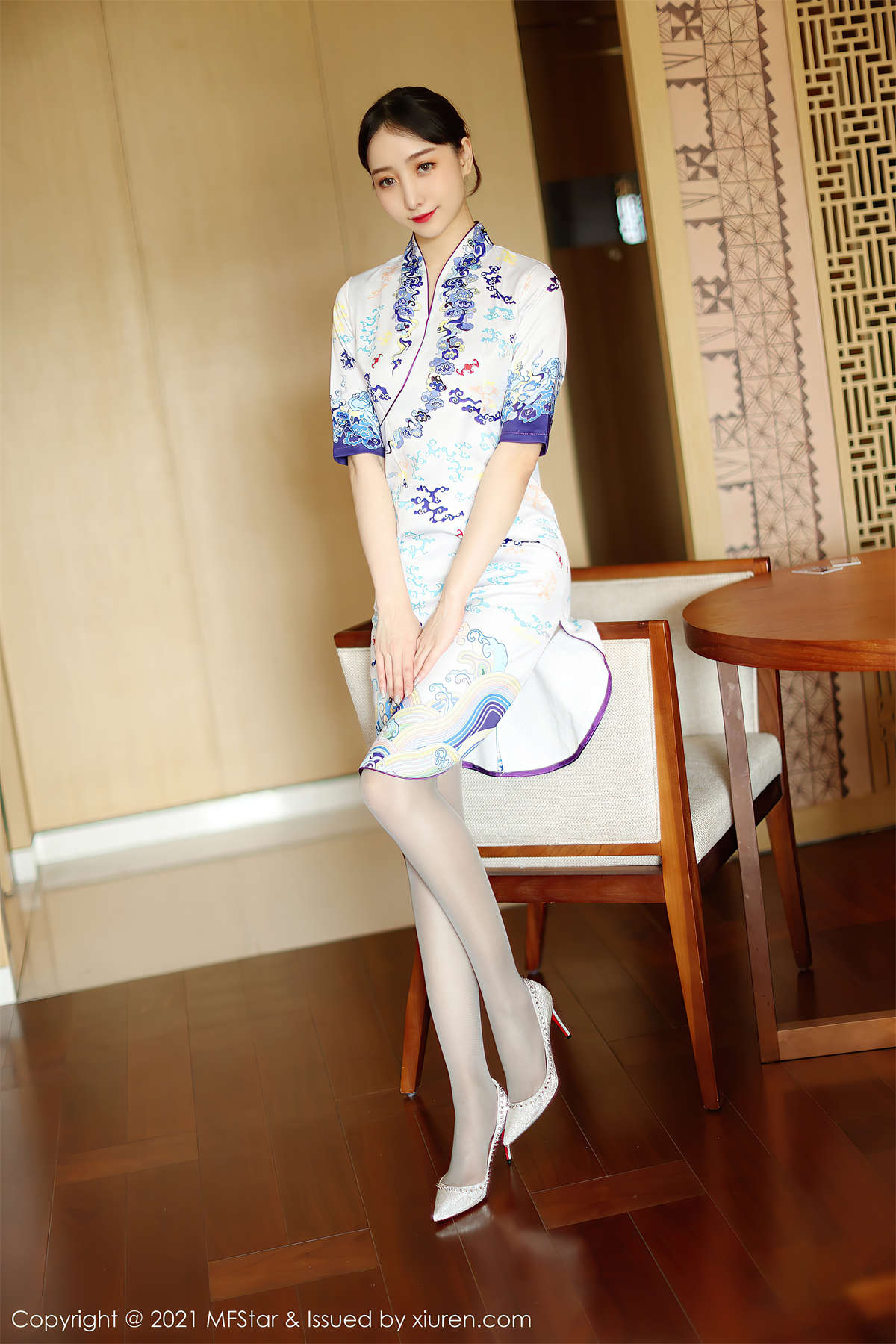 图片[2]-MFStar模范学院 2021.04.30 VOL.490 水水er-日更街拍