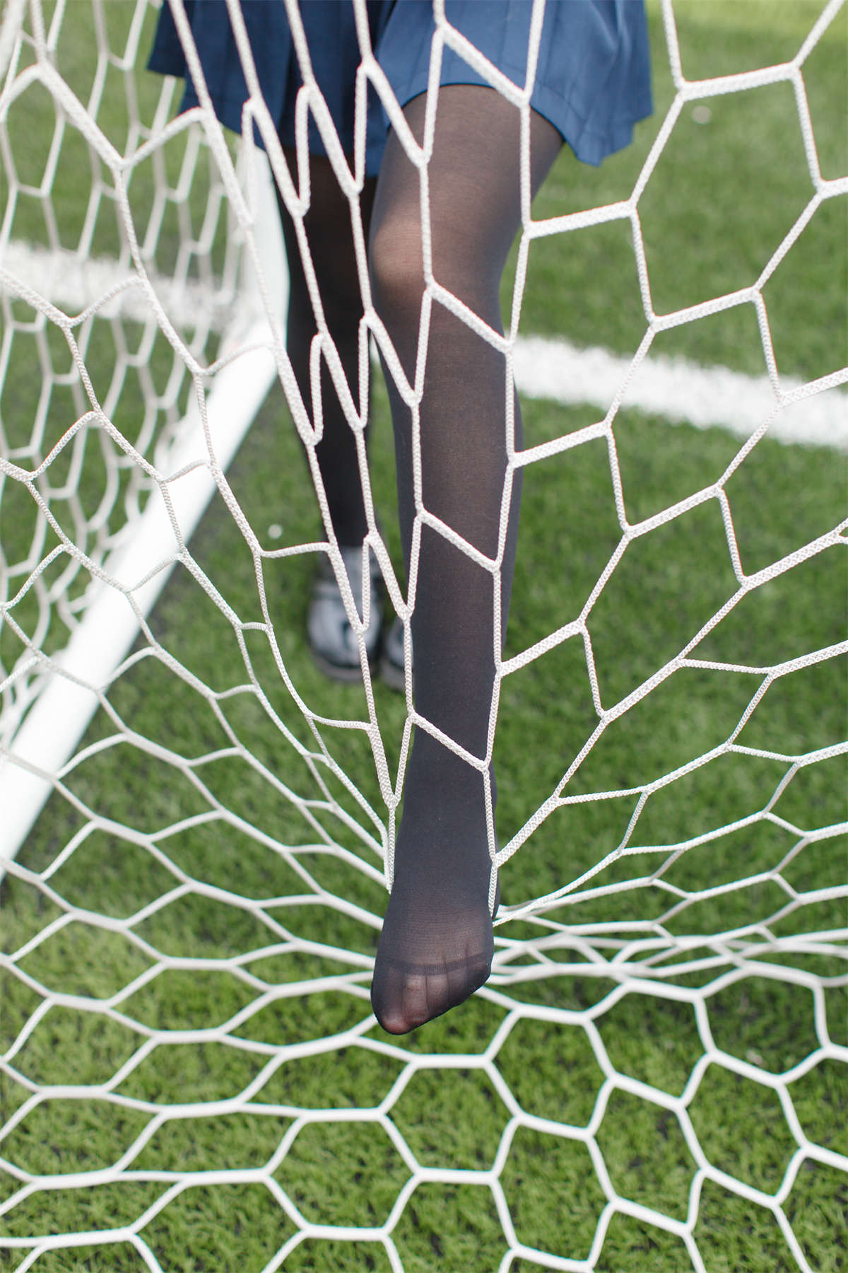 图片[2]-少女秩序 EXVOL.01 双马尾的黑白丝少女-日更街拍