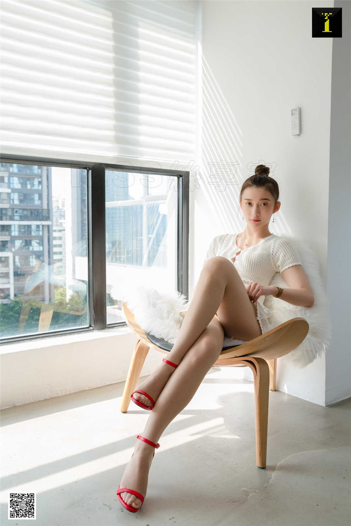 IESS异思趣向 丝享家578期：安静的白衣秋秋秋秋-日更街拍