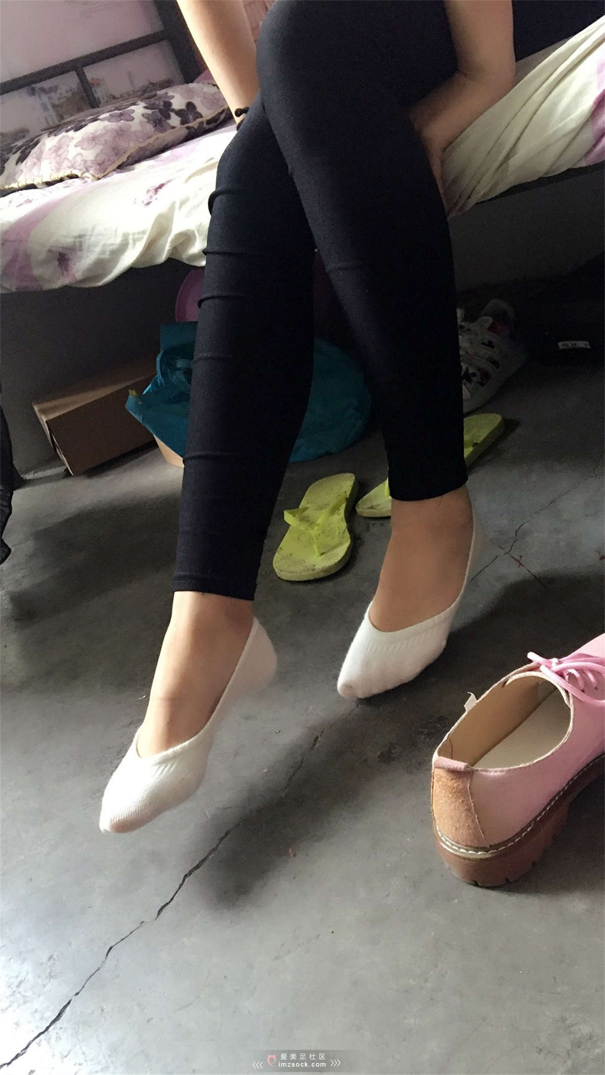 MZSOCK-2018 No.97 黑色打底裤 白色船袜的诱惑-日更街拍