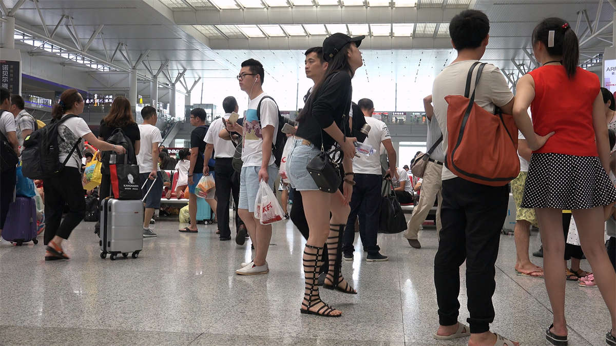 图片[2]-罗马鞋气质靓女-日更街拍