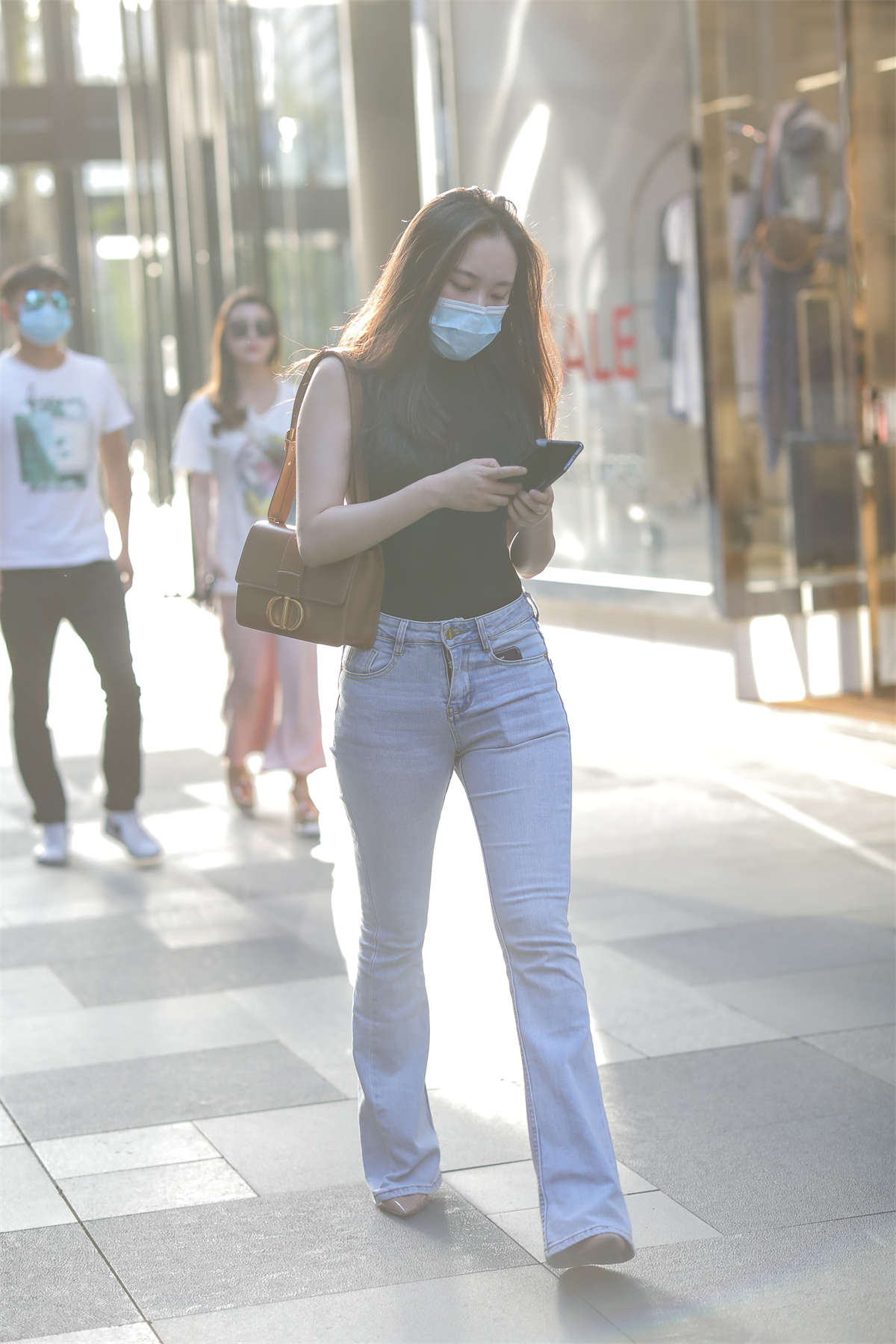 【凯恩赛帖】紧牛小姐姐-日更街拍