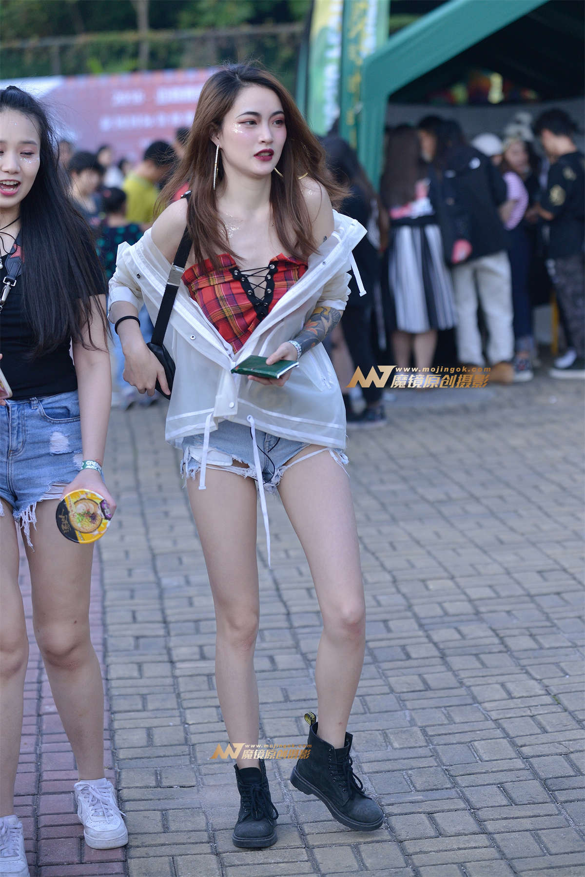 时尚苗条热裤街拍-日更街拍