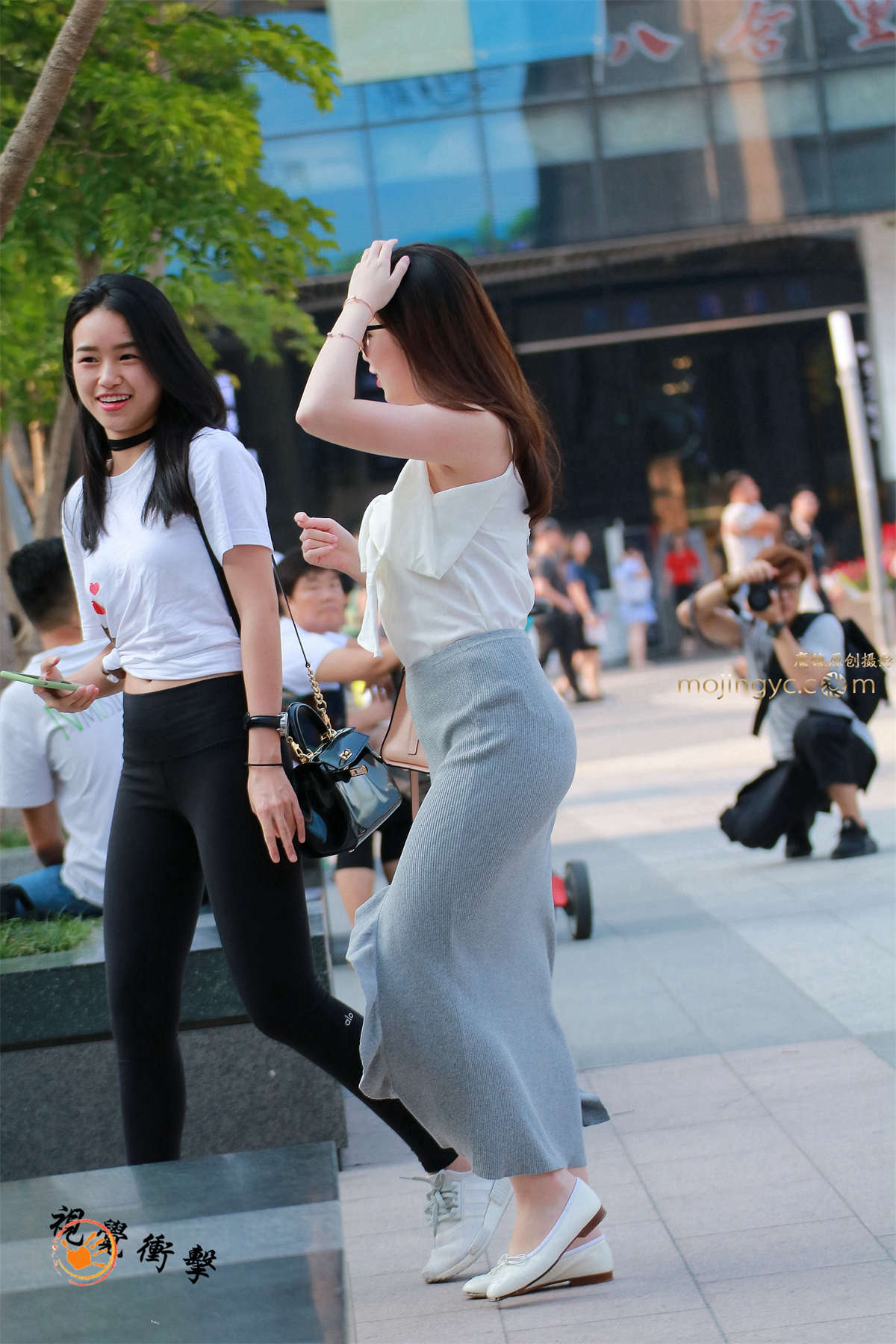 图片[2]-风情翘臀美女VS 紧身黑裤-日更街拍