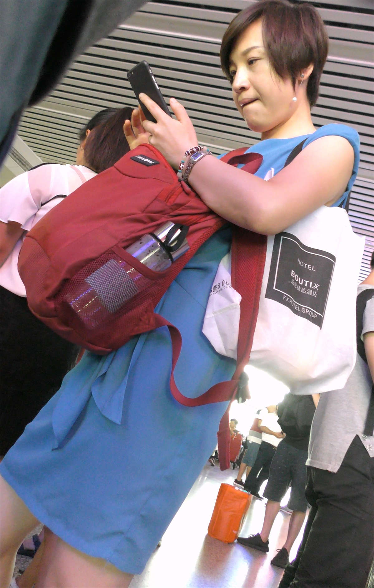 图片[2]-美少妇的脚趾圆润，皮肤更是肤如凝脂，吹弹可破-日更街拍