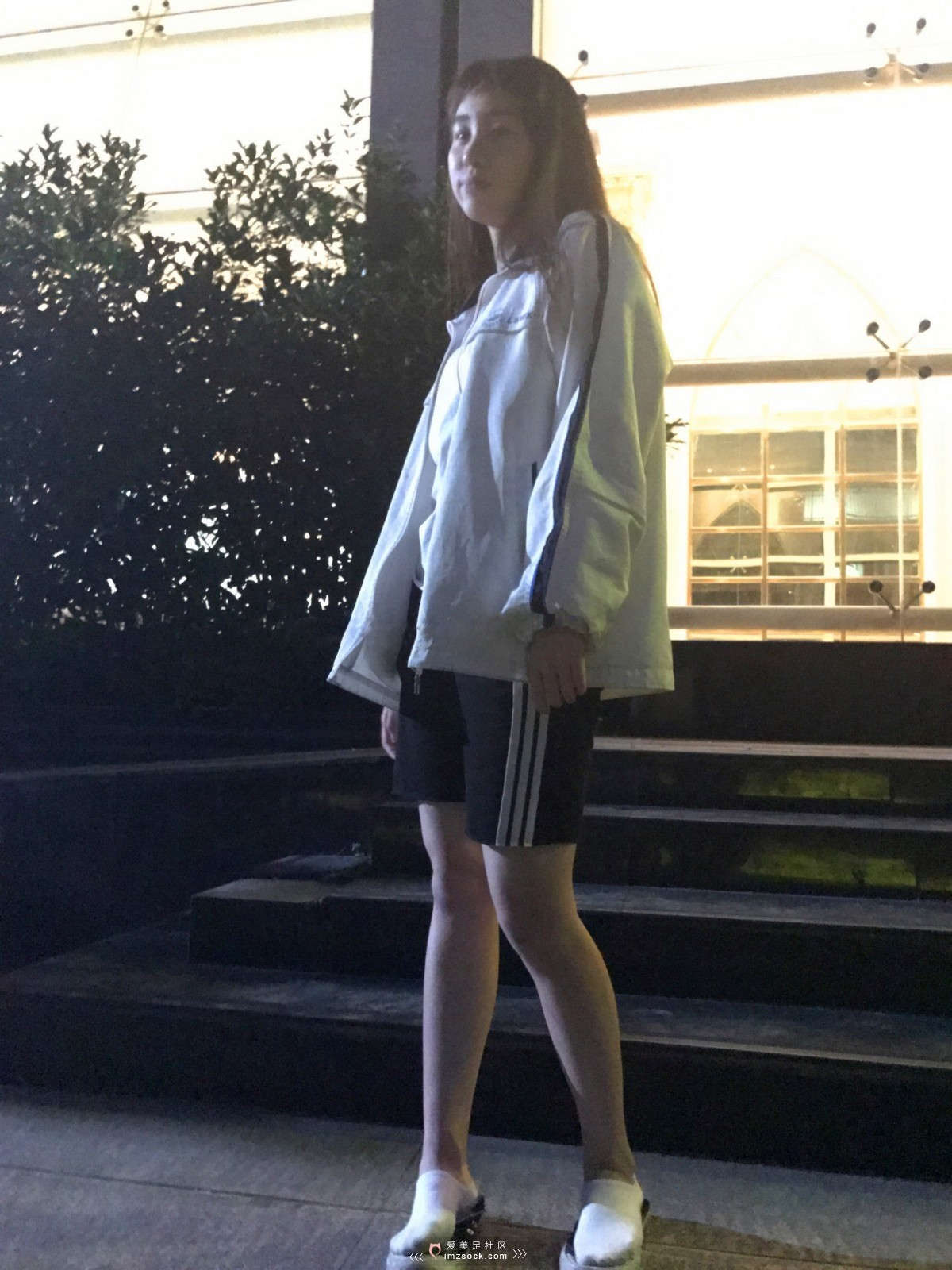 图片[2]-MZSOCK-2018 No.99 深夜路边搭讪船袜帆布鞋女生-日更街拍