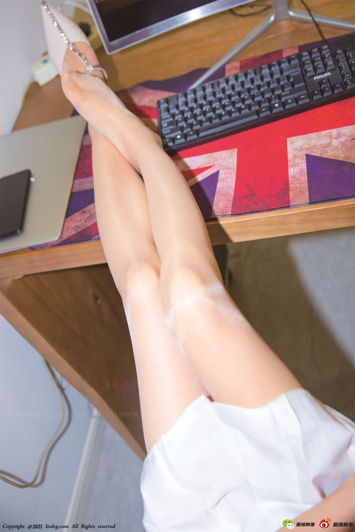 图片[2]-LICCL丽绮映像 NO.011 – 隔壁的爱穿丝的长腿邻居-日更街拍