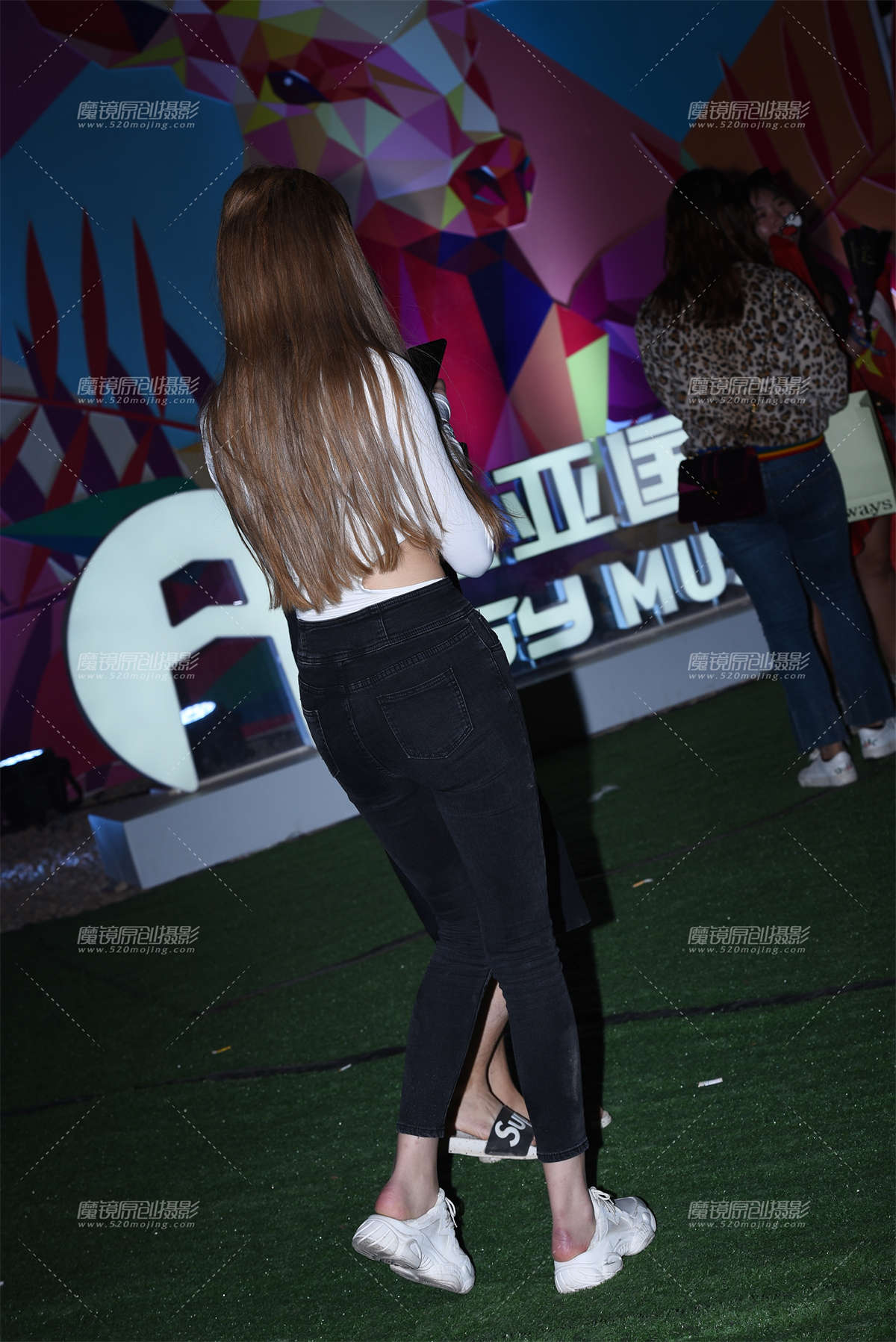 图片[2]-长腿牛仔妹-日更街拍