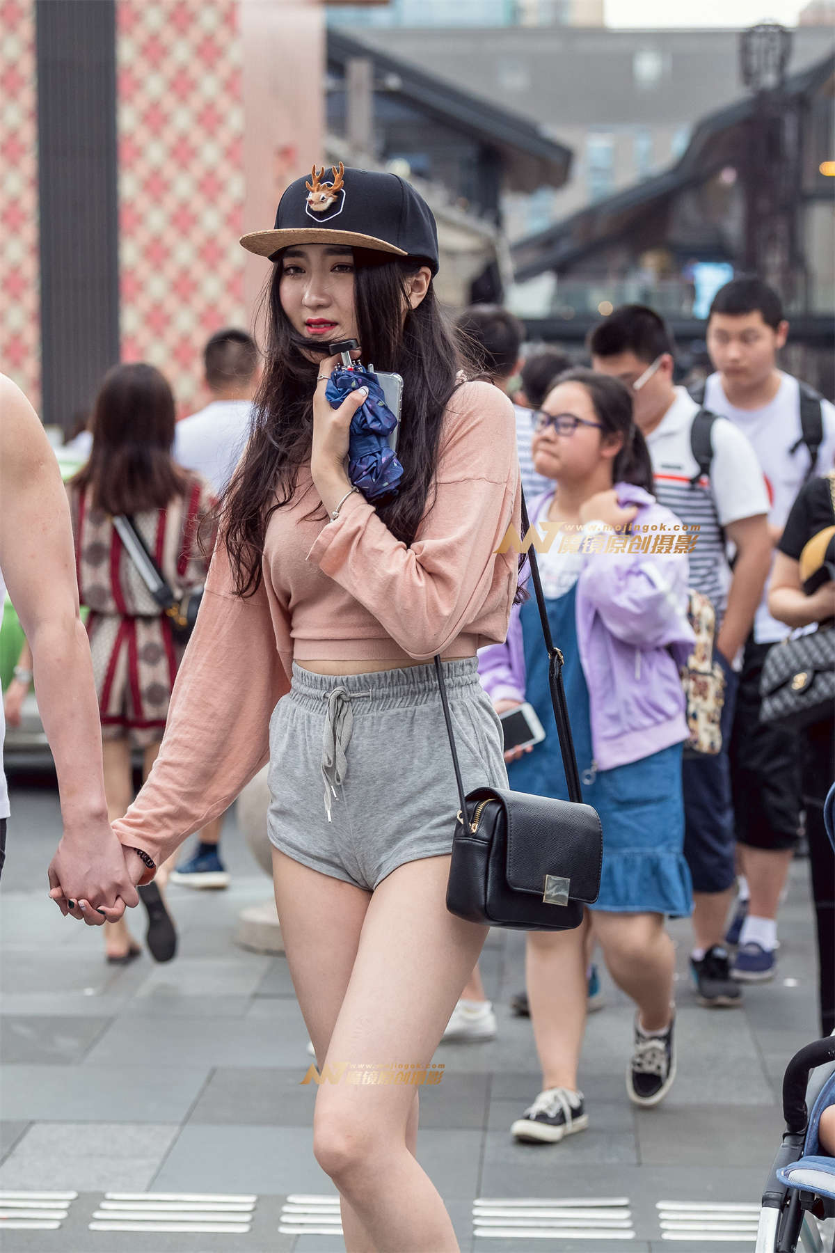 【久久赛帖】短裤美女-日更街拍