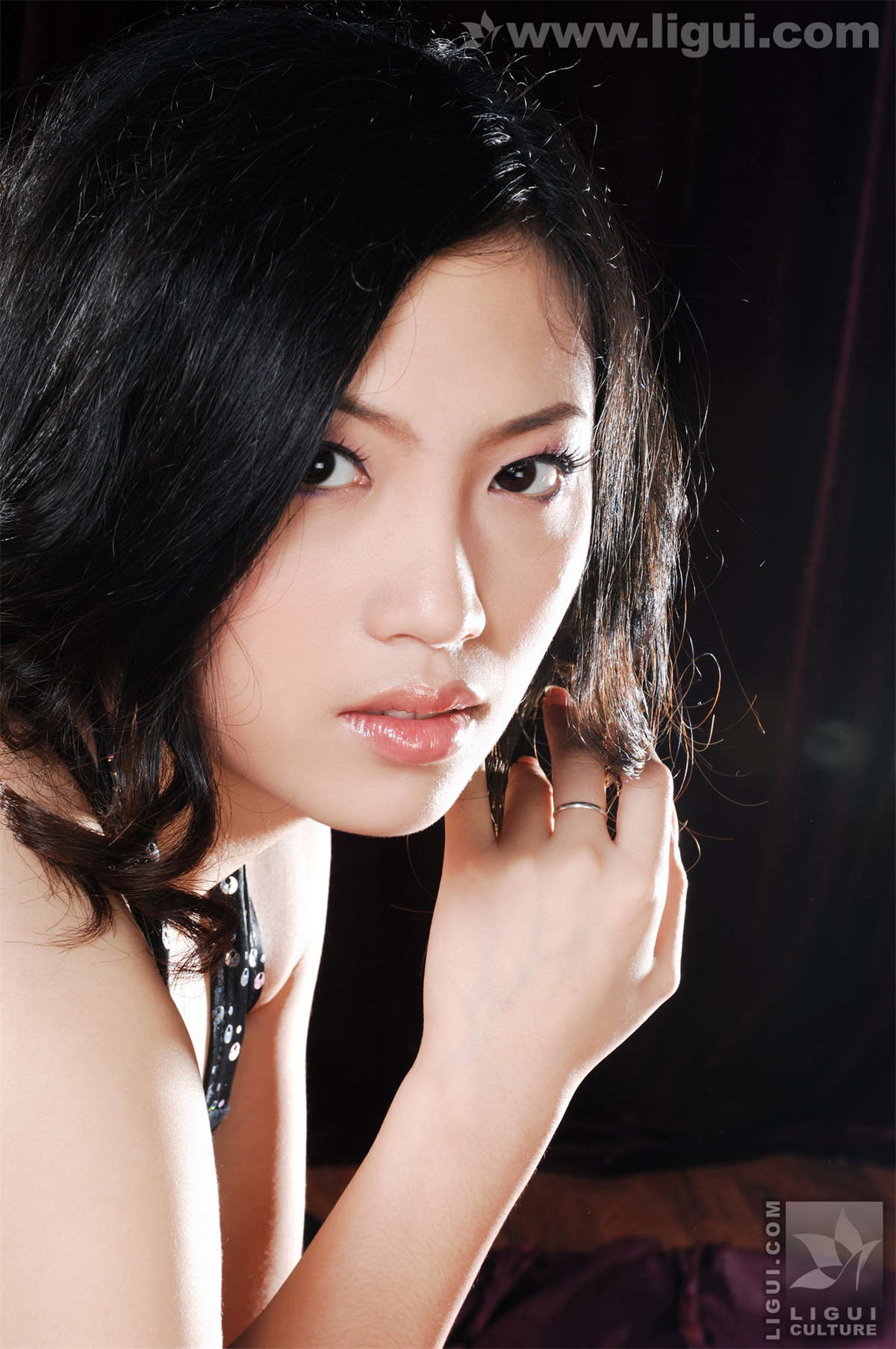 Ligui丽柜 20091207 尊贵身份的完美诱惑美足体现 左左-日更街拍