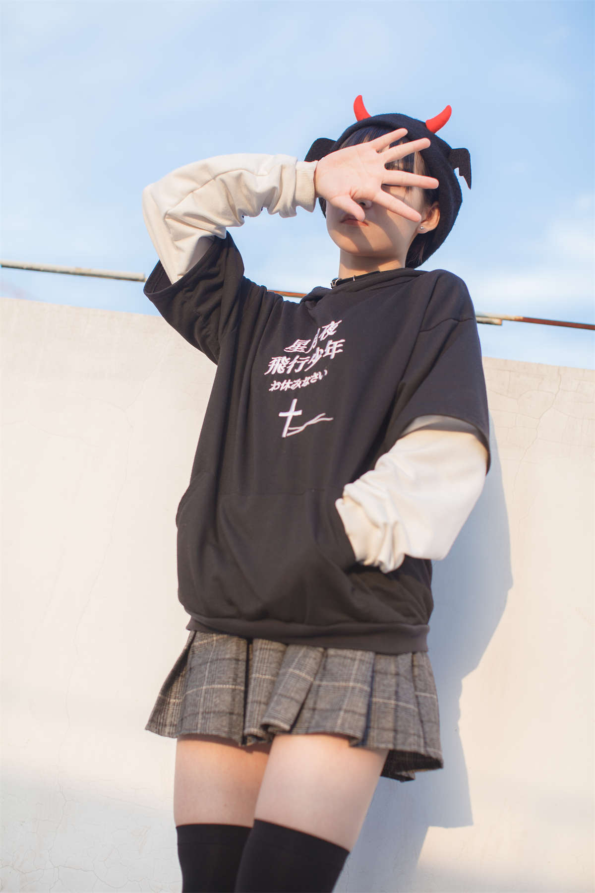 少女秩序 EXVOL.04 天台的黑丝小恶魔-日更街拍