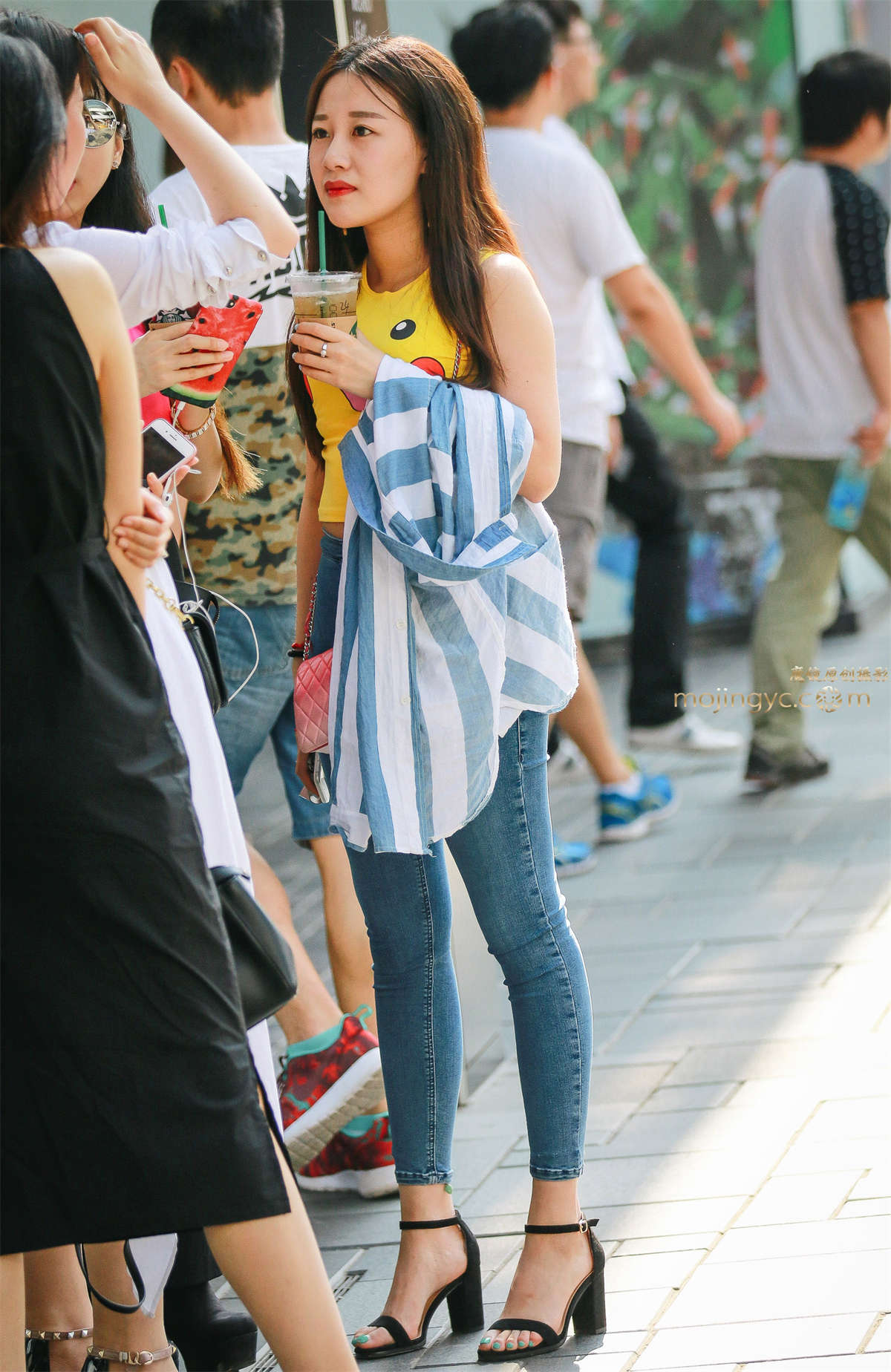 丰臀牛仔-日更街拍