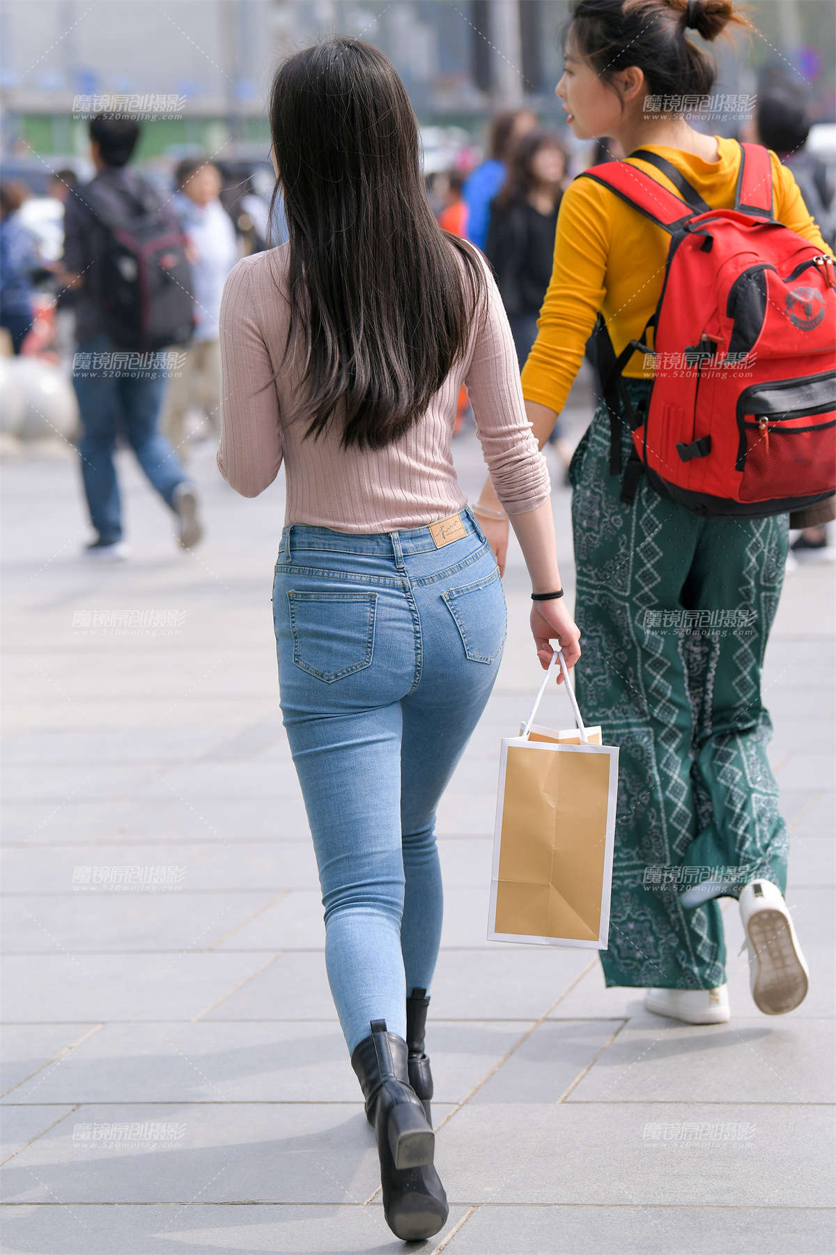 图片[2]-【红石赛帖】性感牛仔裤美女-日更街拍