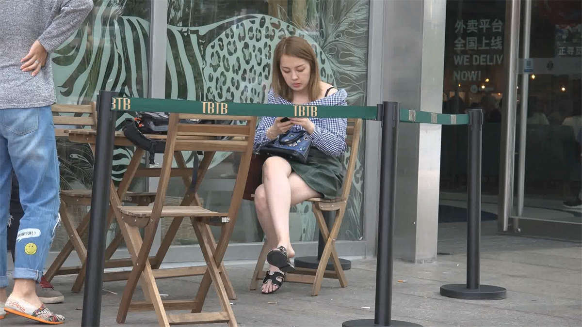 人美肤白脚好看插图1