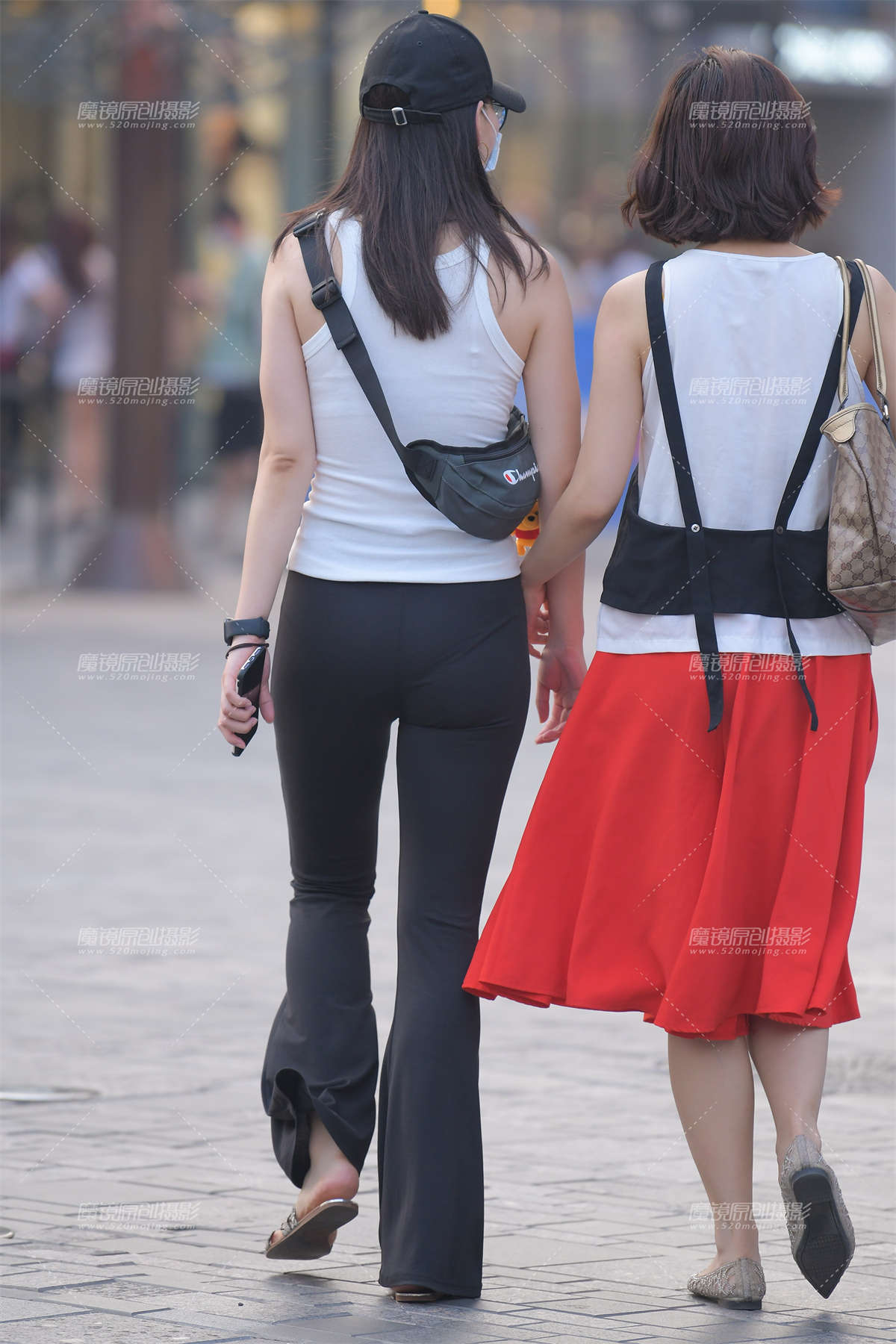 图片[2]-【红石赛贴】黑色紧身裤美女-日更街拍