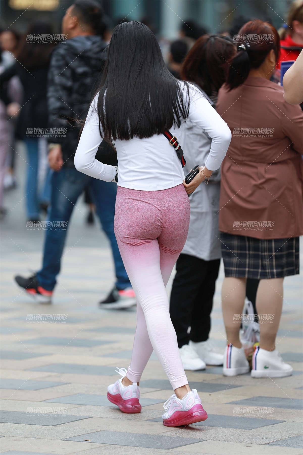 【玻璃赛帖】粉色瑜伽裤女友插图1