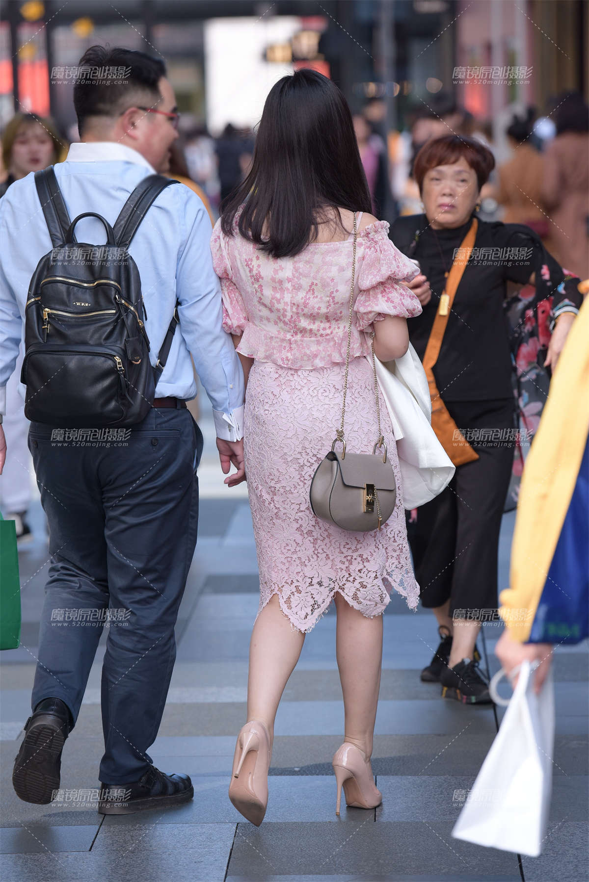 图片[2]-粉色花网裙__-日更街拍