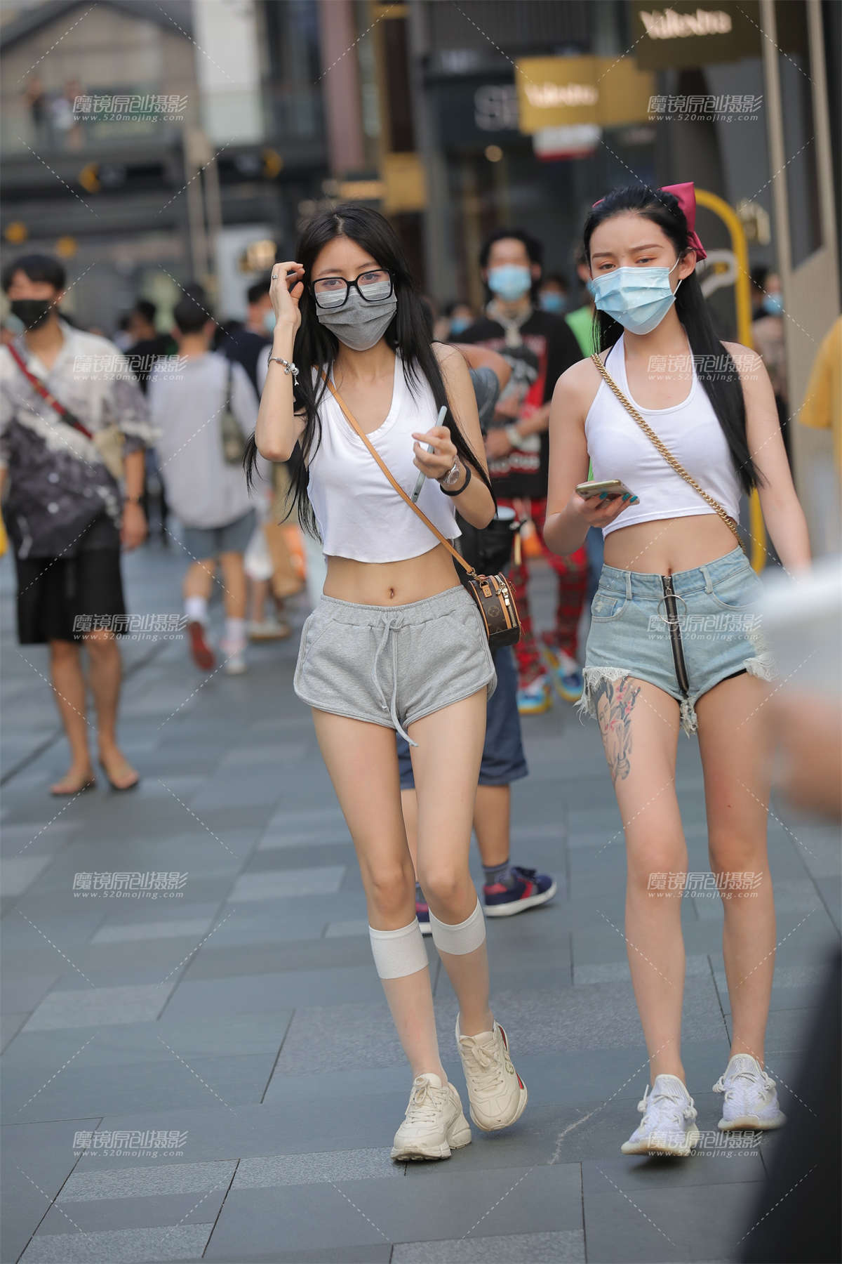 【凯恩赛帖】两个热裤女孩-日更街拍