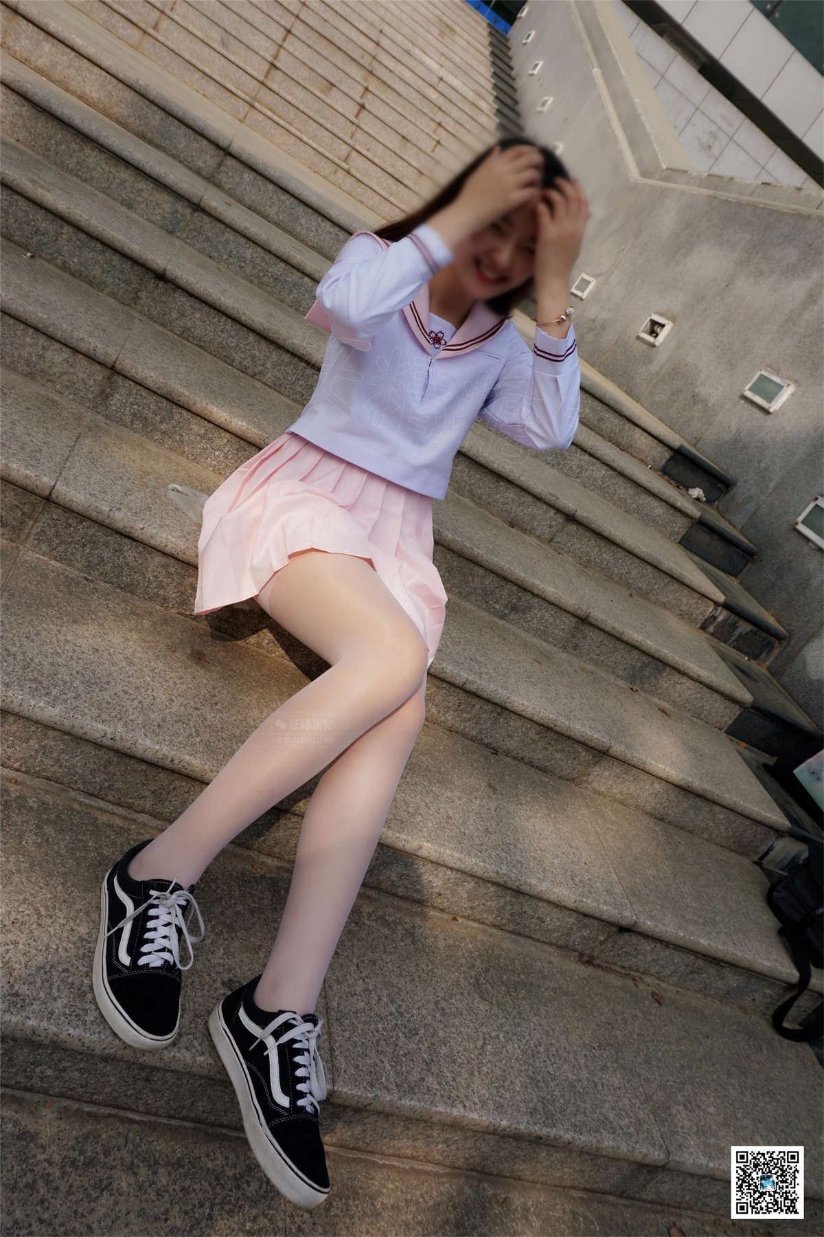 图片[2]-妖精视觉 NO.106 苏苏 初冬的学院白丝袜-日更街拍