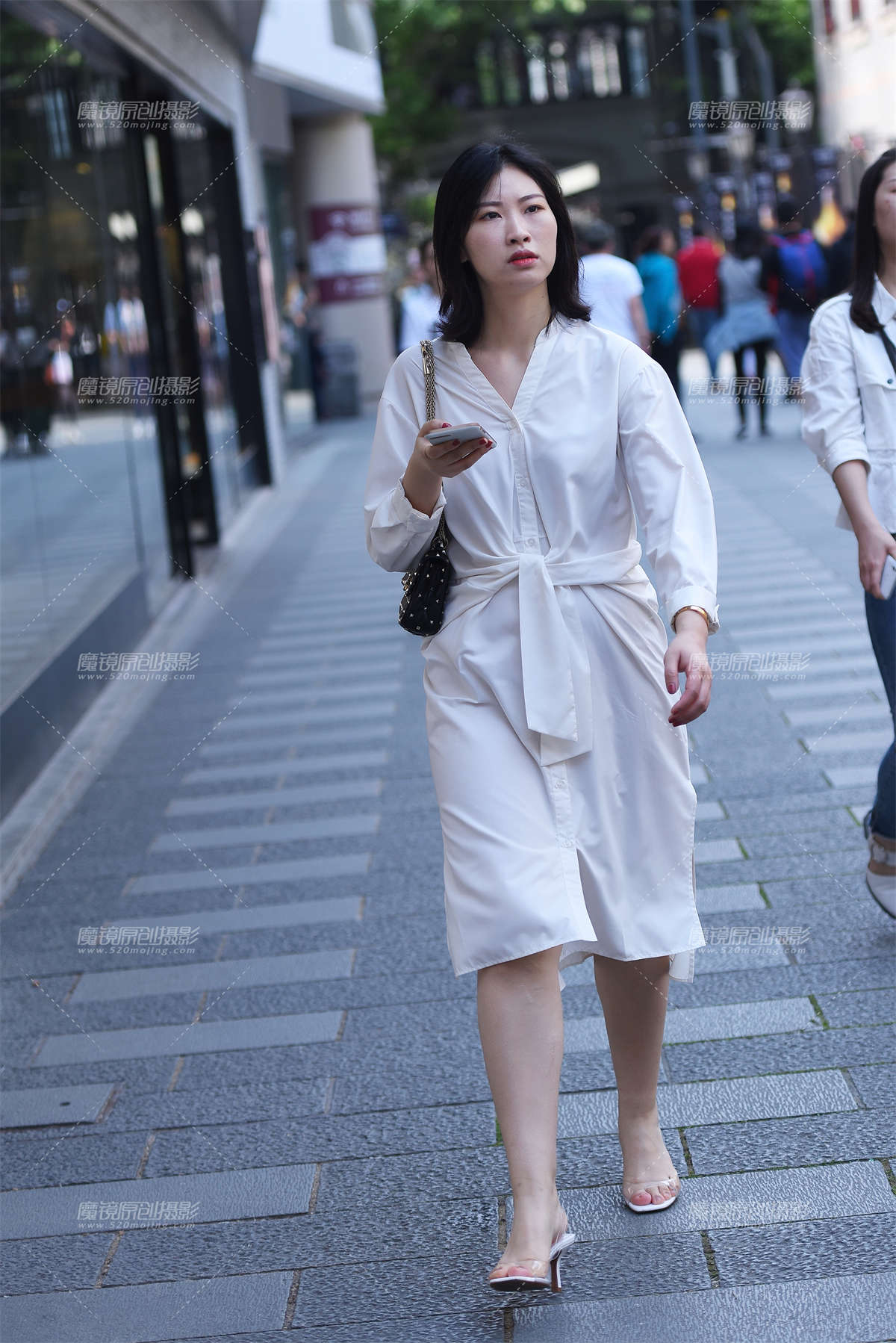 【咔喳赛帖】白色飘逸长裙-日更街拍